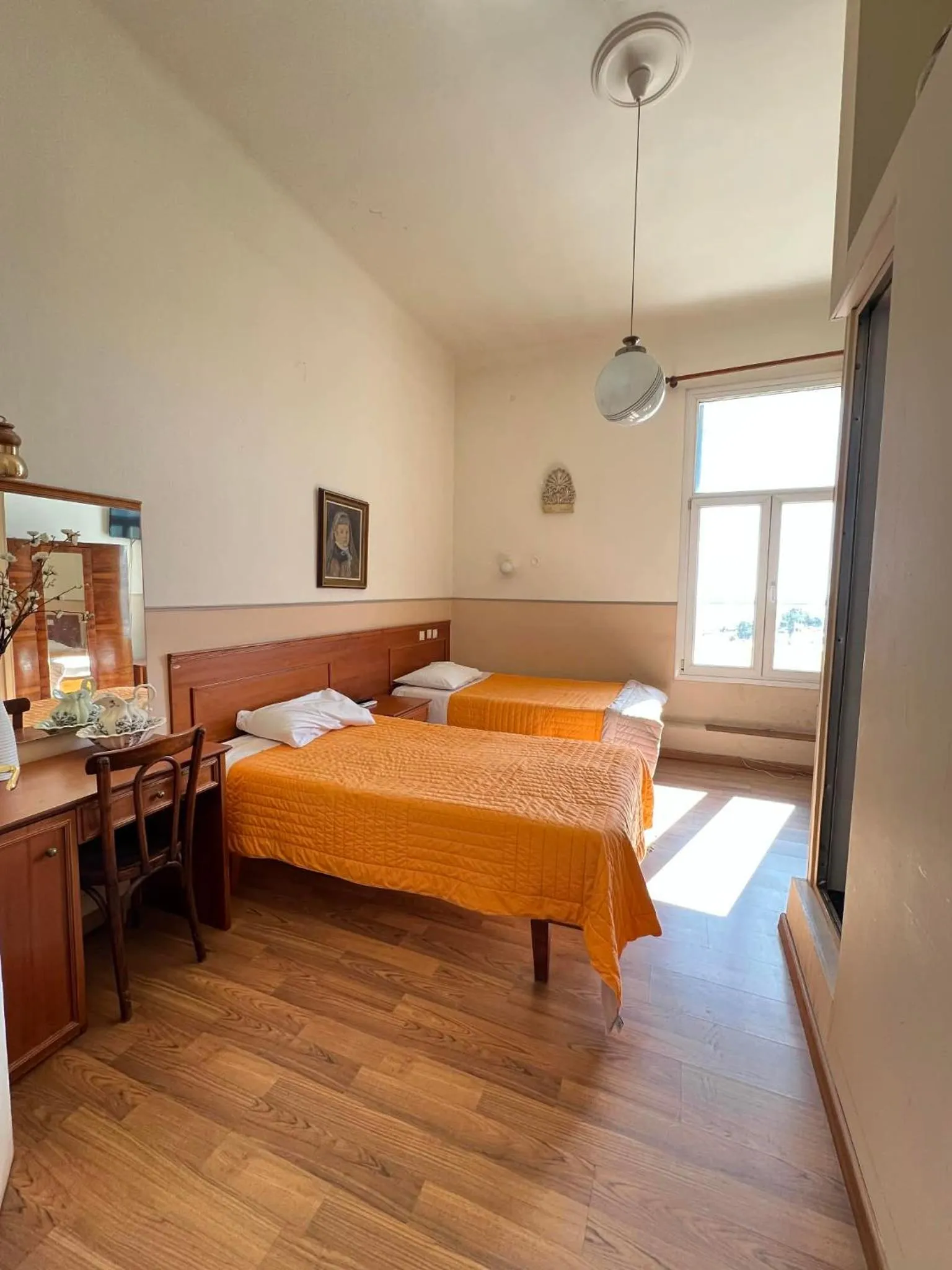 Bed in Hotel Acropolis