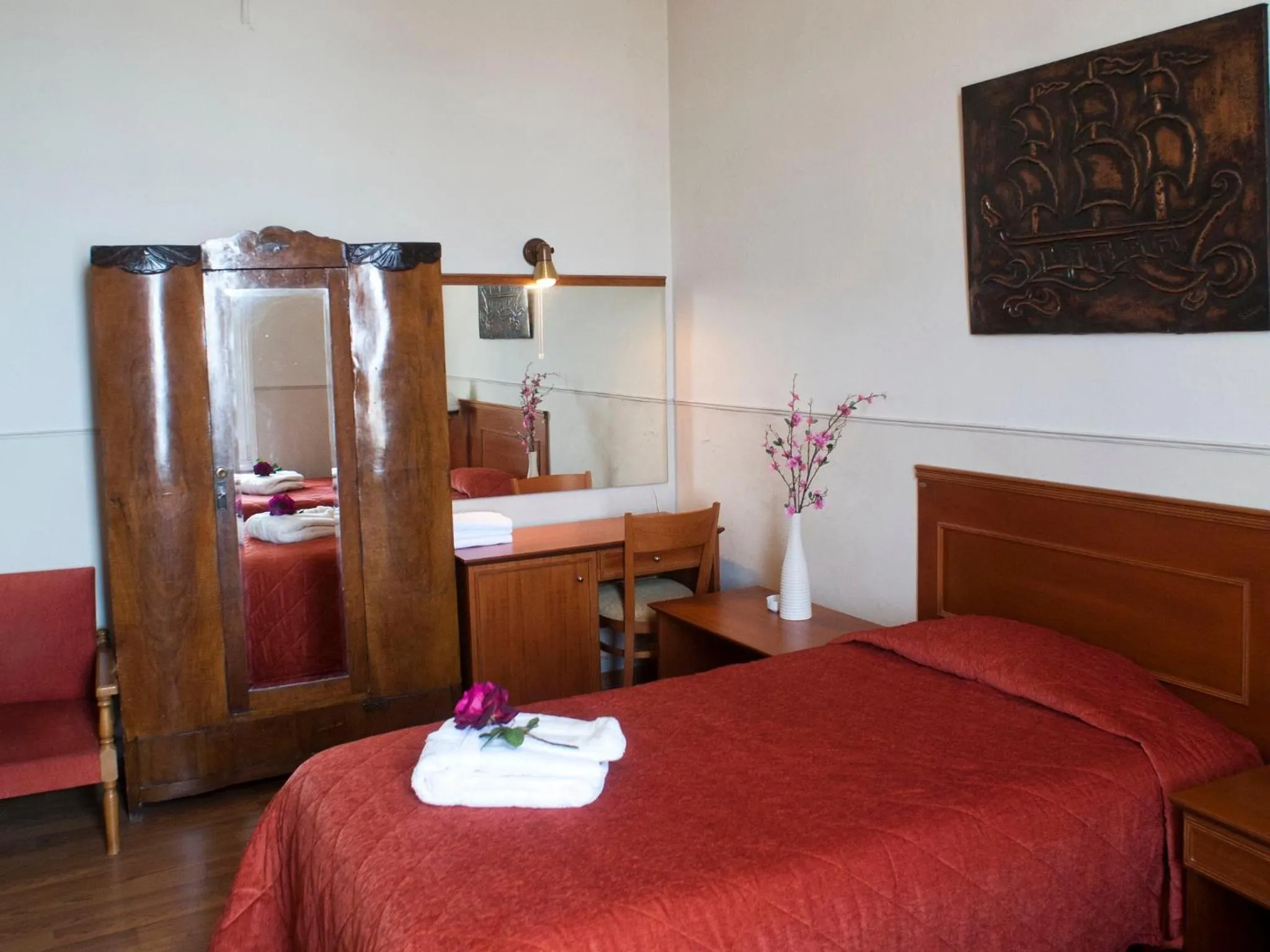 Bed in Hotel Acropolis