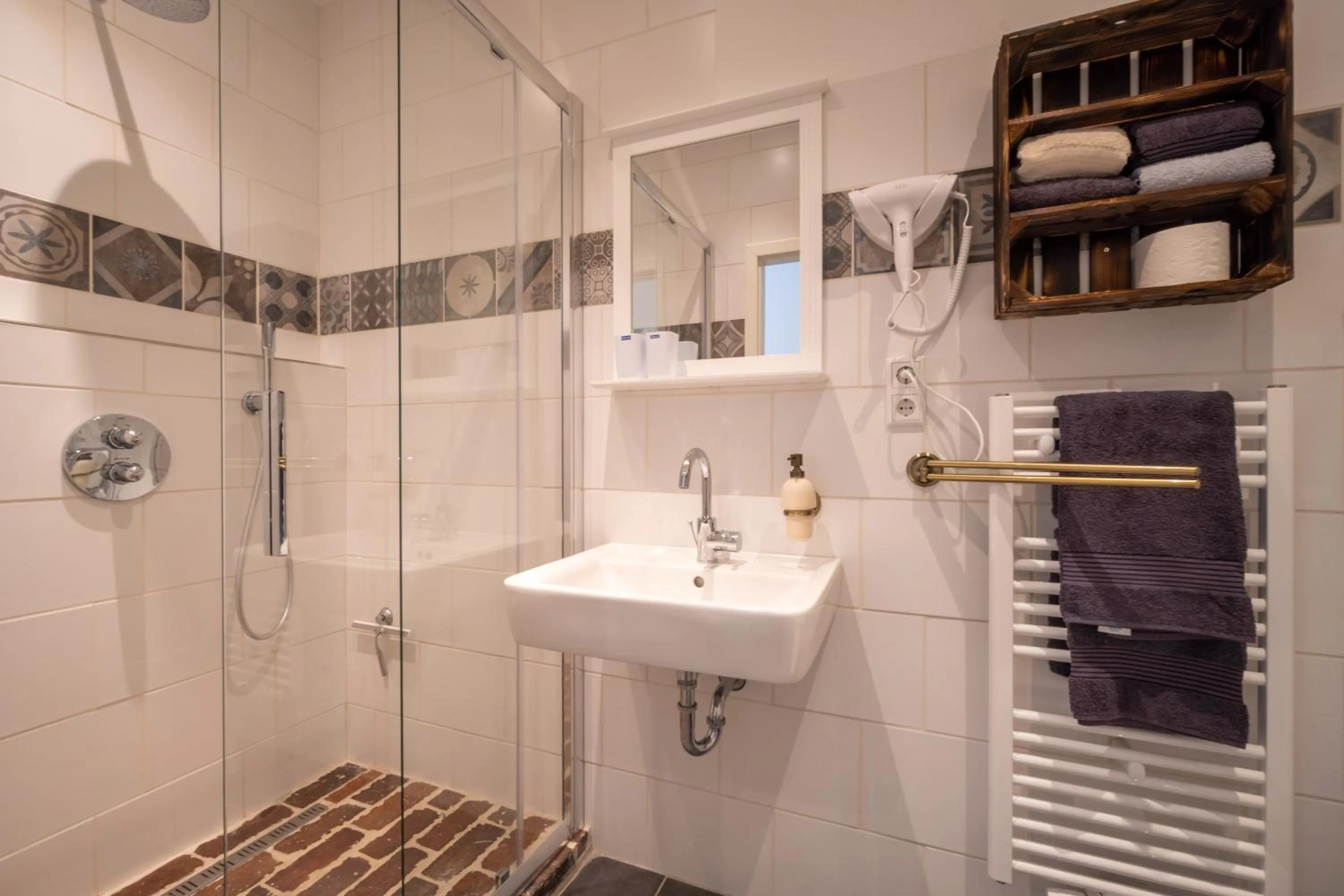 INSEL-LAND-HOTEL MICHAELSEN -Boutique Hotel- im Ostland mit Yoga u Sauna