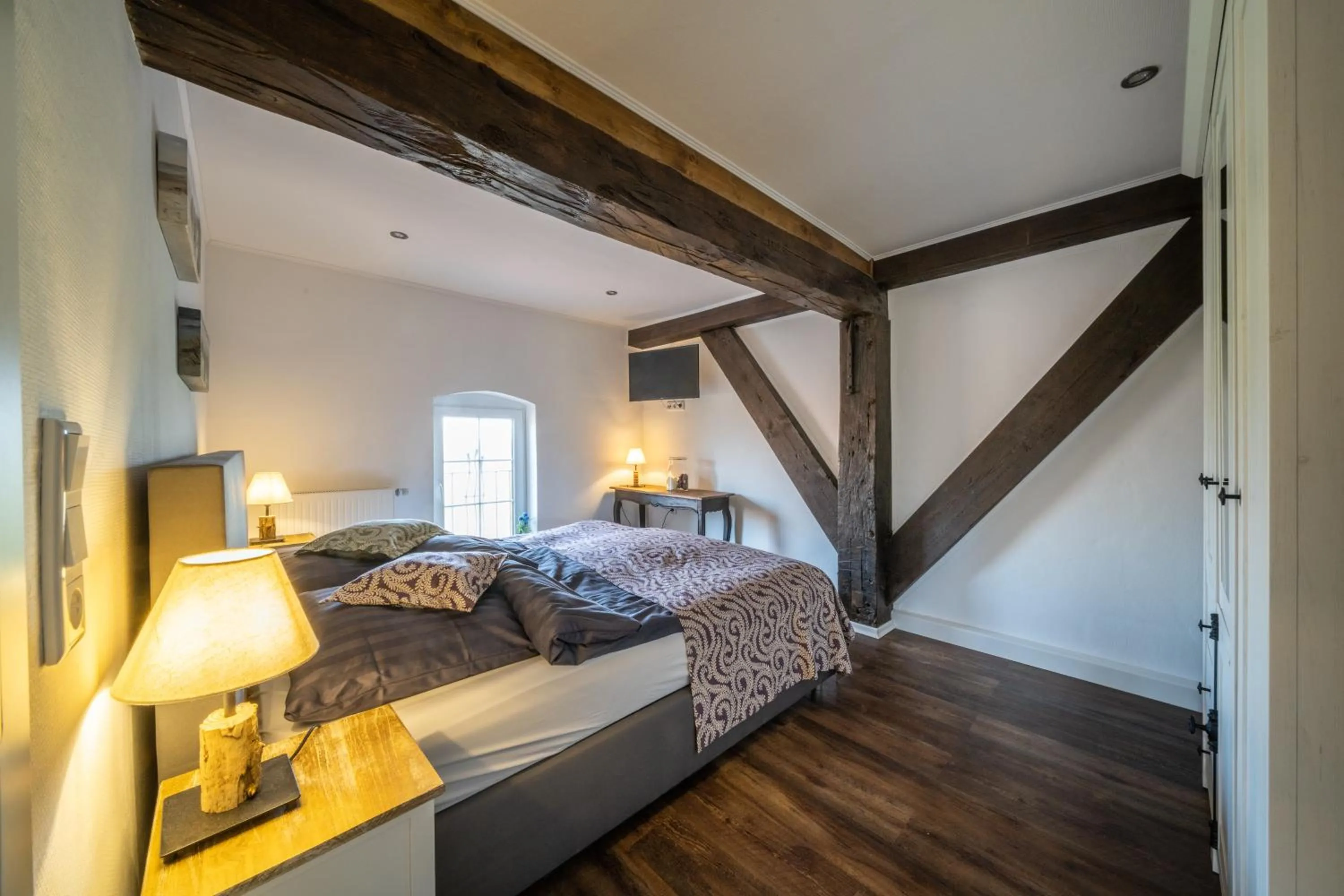 Bed in INSEL-LAND-HOTEL MICHAELSEN -Boutique Hotel- im Ostland mit Yoga u Sauna