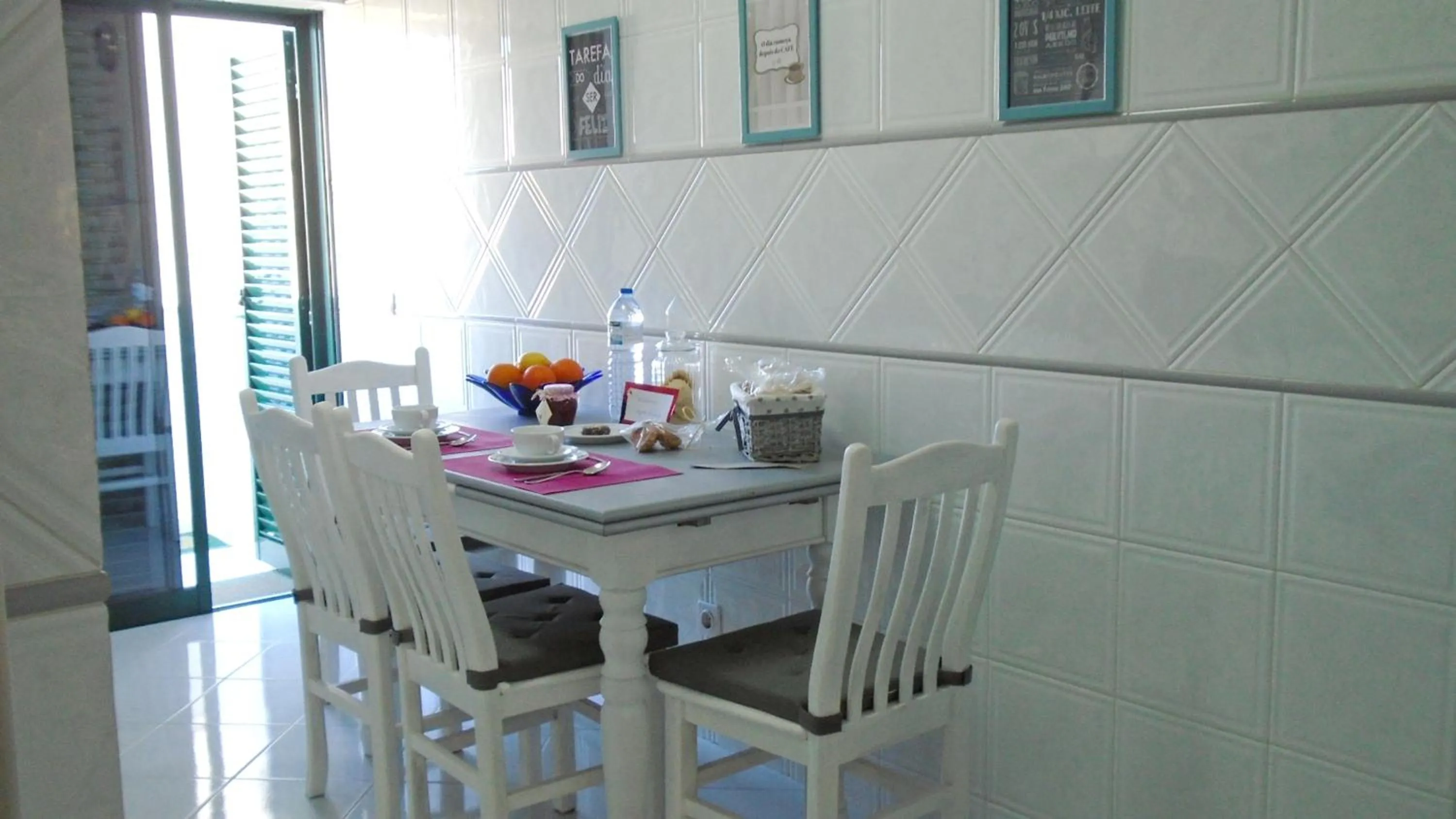 Spacious Apartment in Armação de Pêra with Sea View - 90 m²