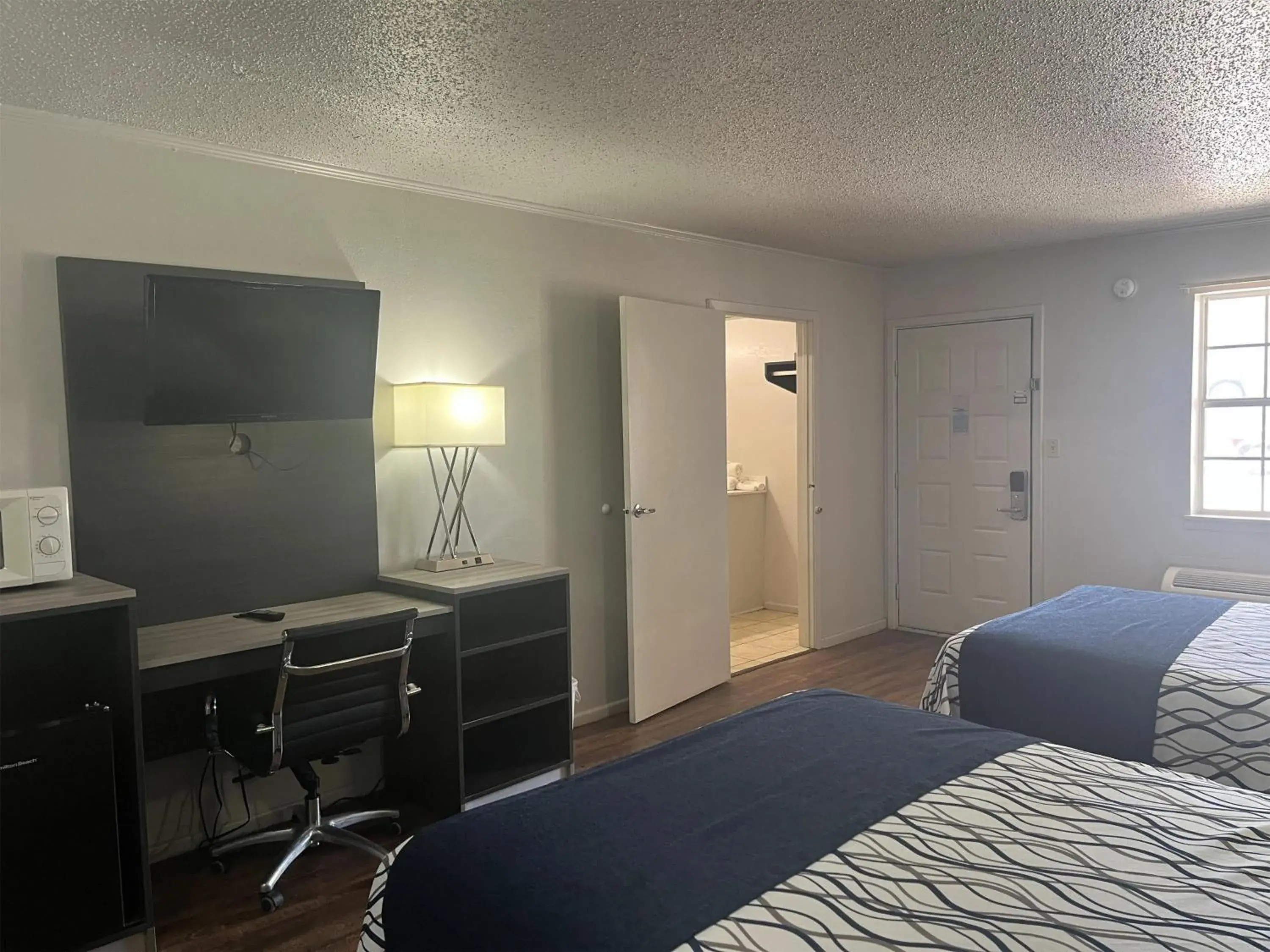 Bedroom, Bed in Motel 6 New Boston, TX Bedroom, Bed in Motel 6 New Boston, TX