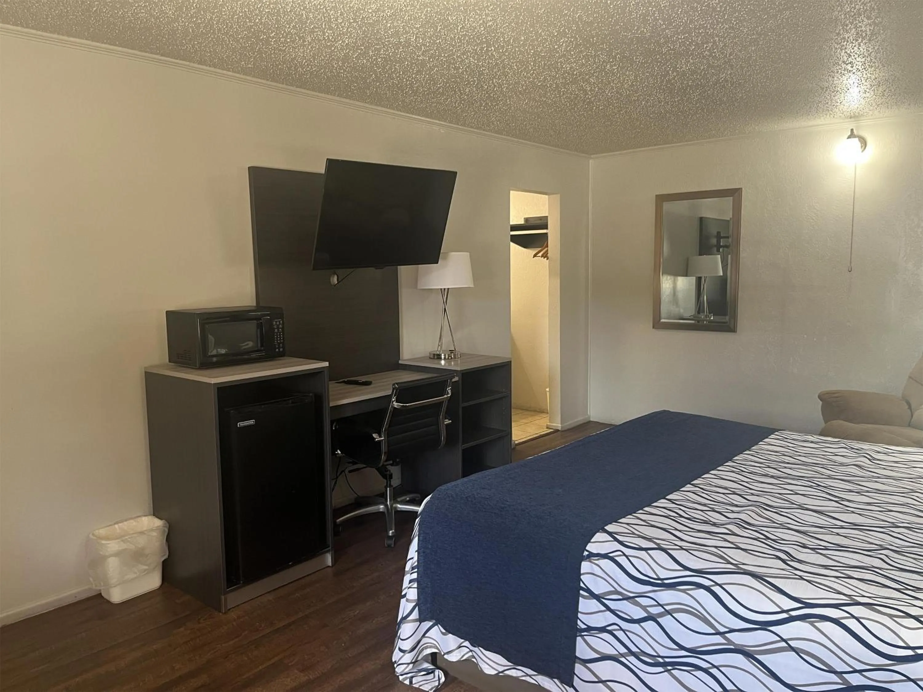 Bedroom, Bed in Motel 6 New Boston, TX