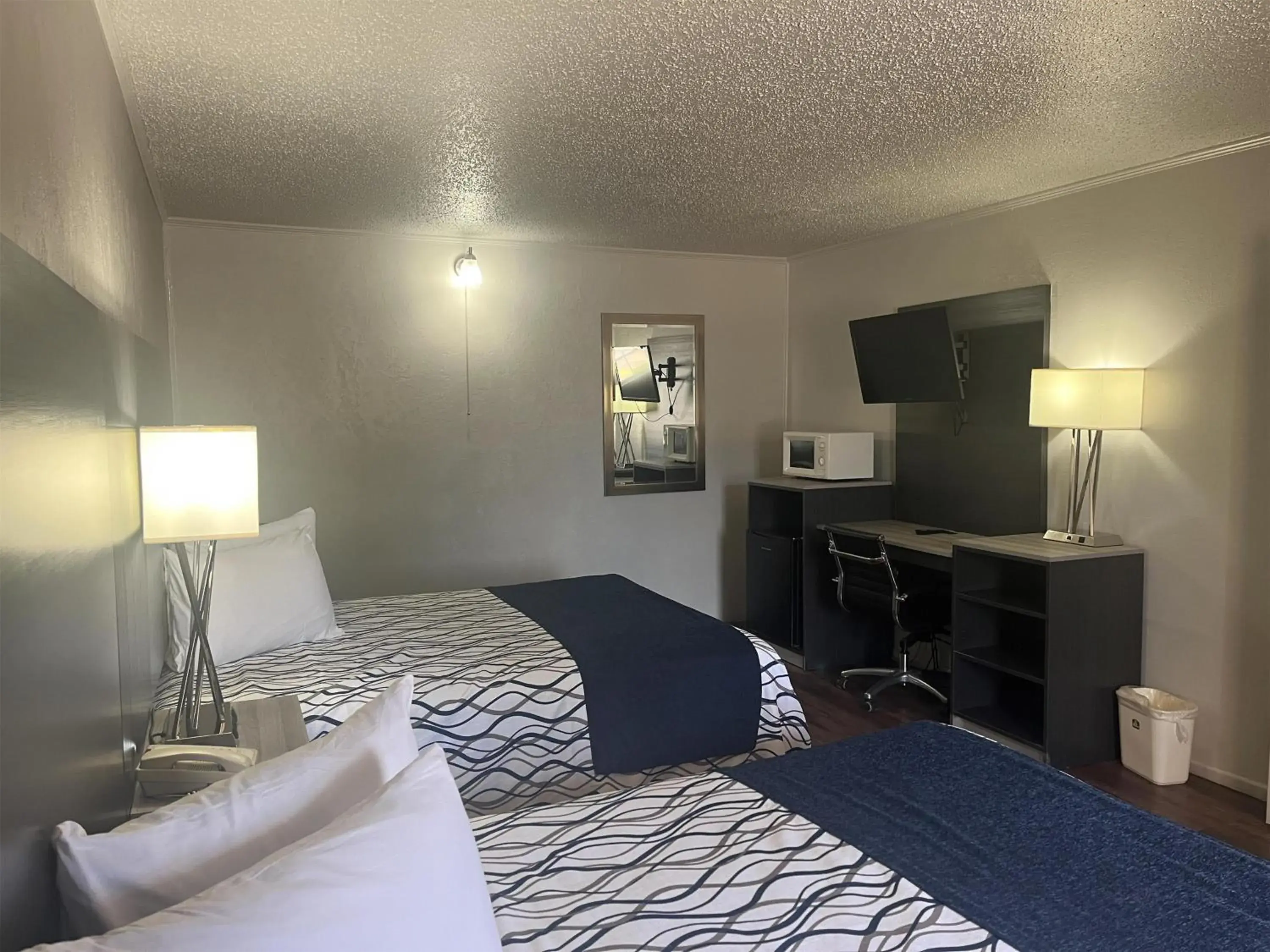 Bedroom, Bed in Motel 6 New Boston, TX Bedroom, Bed in Motel 6 New Boston, TX