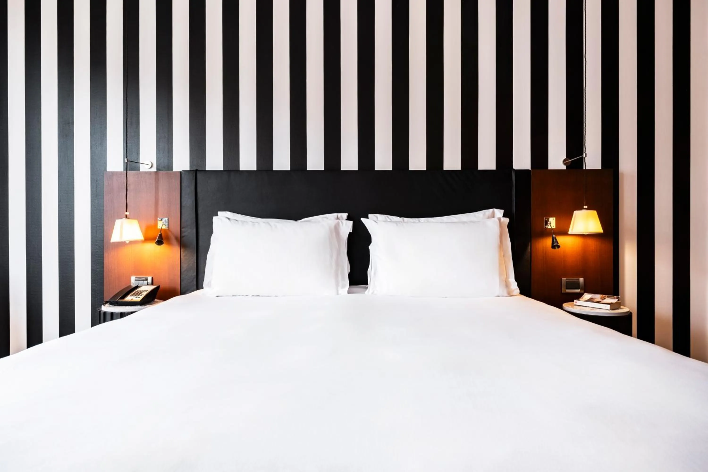 Bed in Grand Hôtel Champs-Elysées