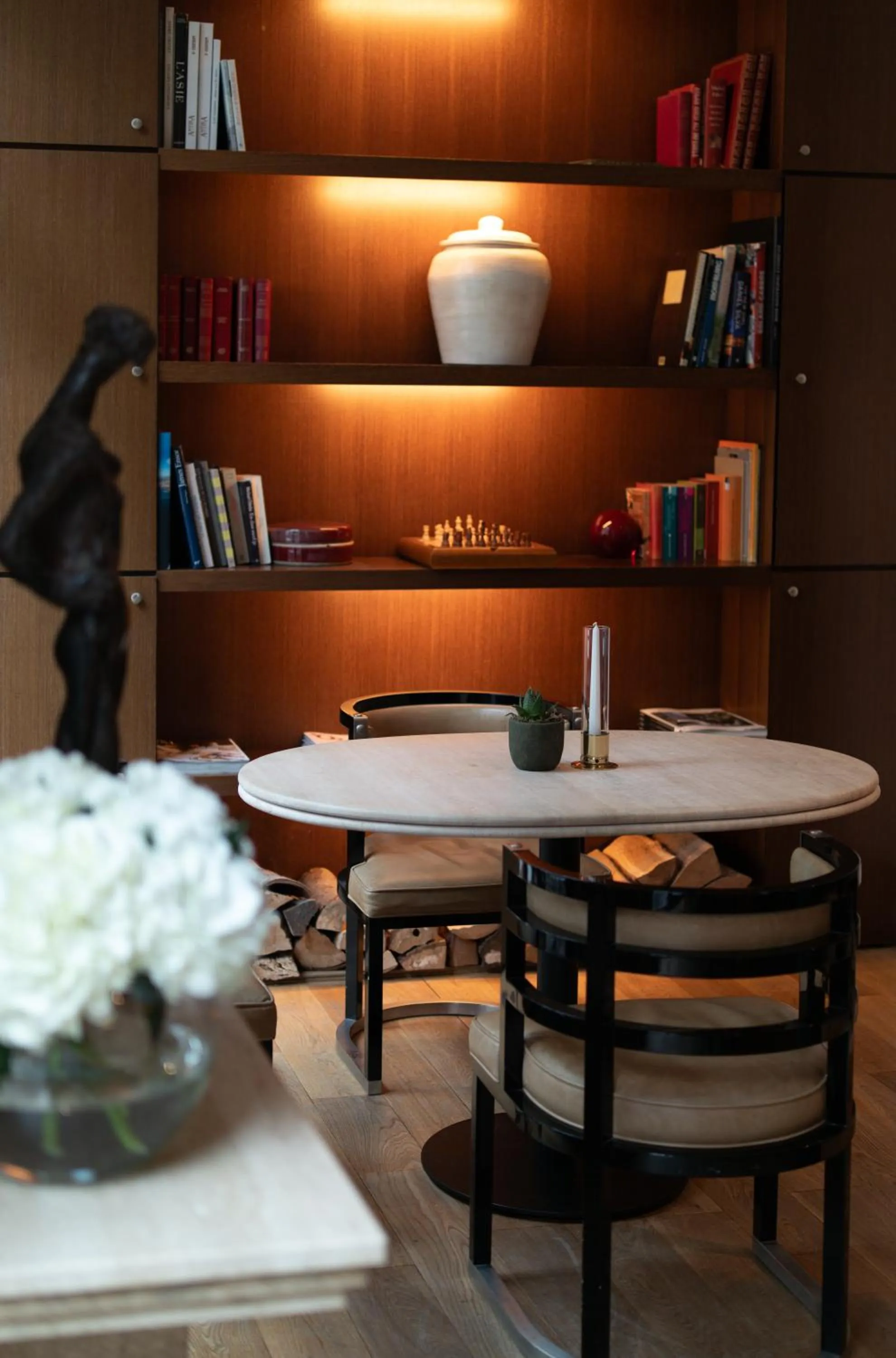 Library in Grand Hôtel Champs-Elysées