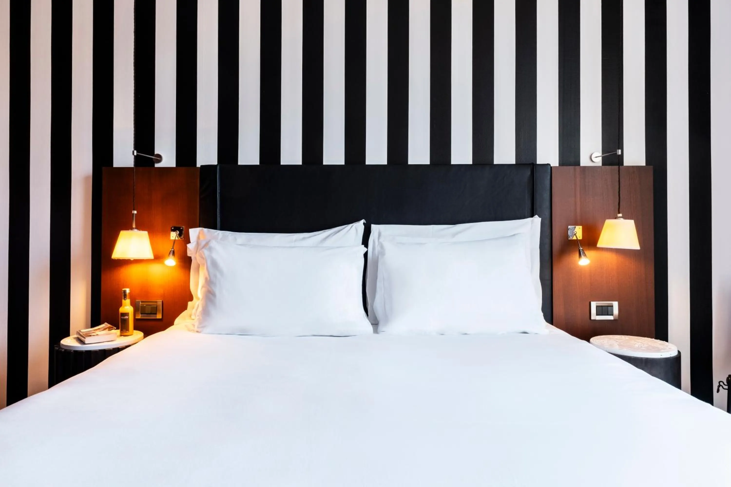 Bed in Grand Hôtel Champs-Elysées