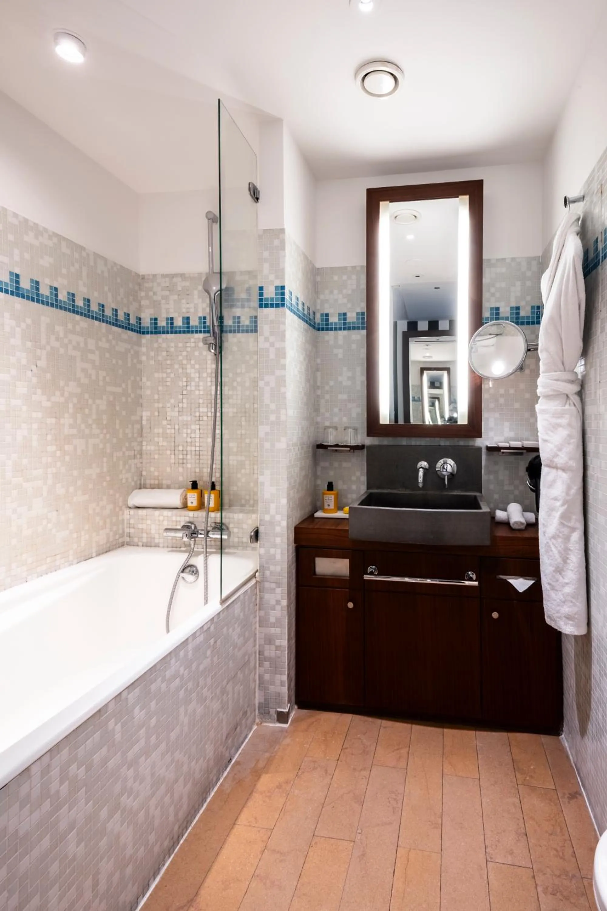 Bathroom in Grand Hôtel Champs-Elysées