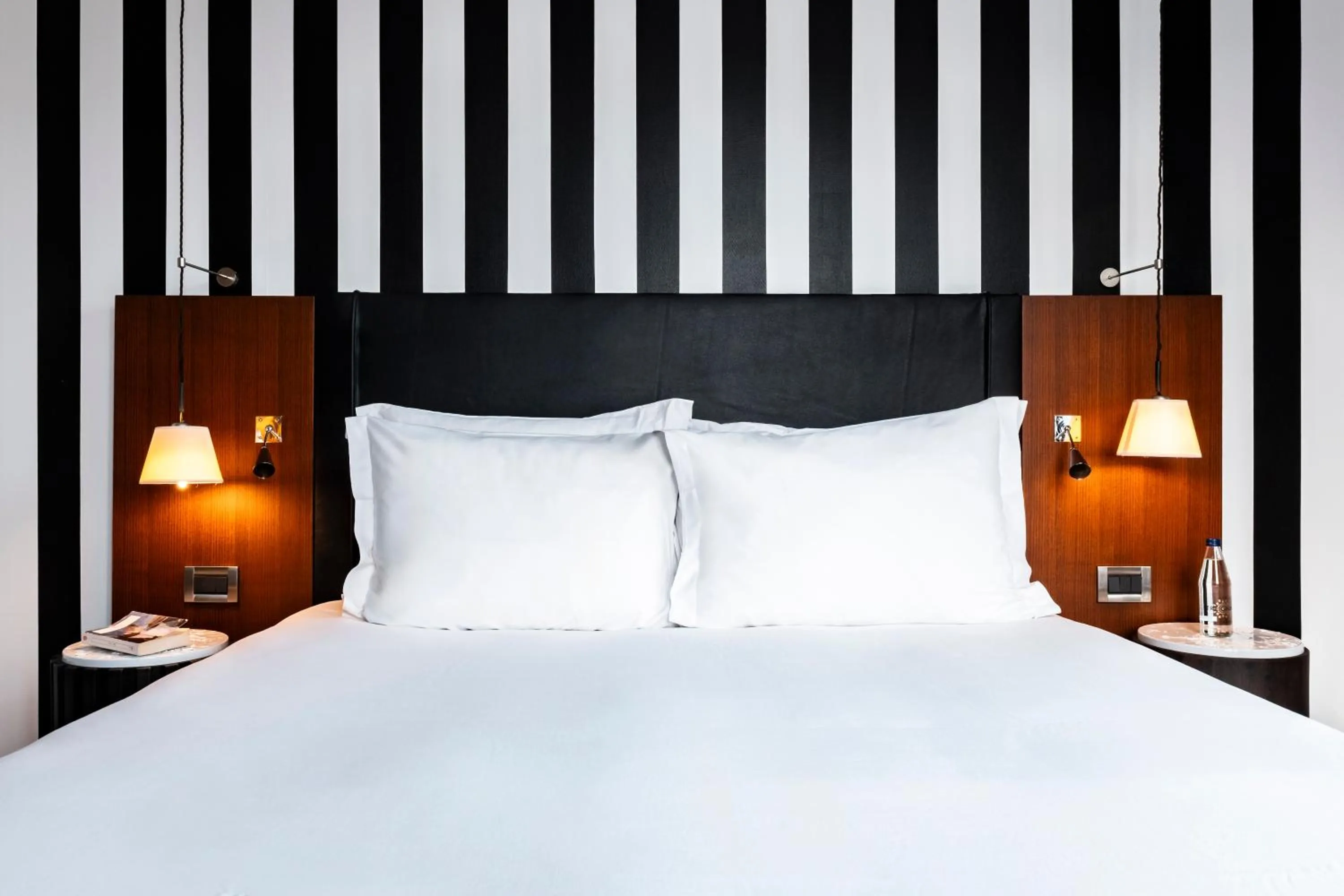 Bed in Grand Hôtel Champs-Elysées