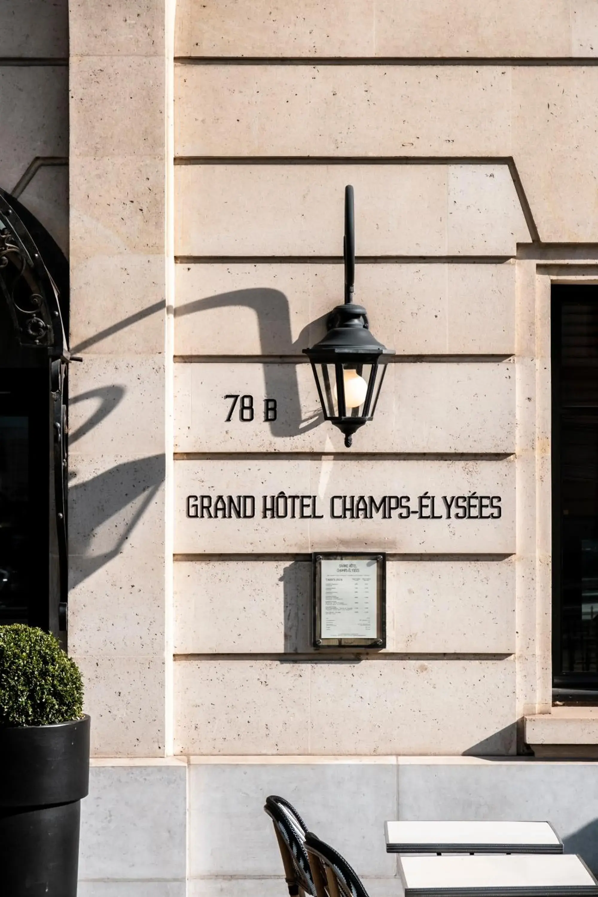 Property building in Grand Hôtel Champs-Elysées Property building in Grand Hôtel Champs-Elysées
