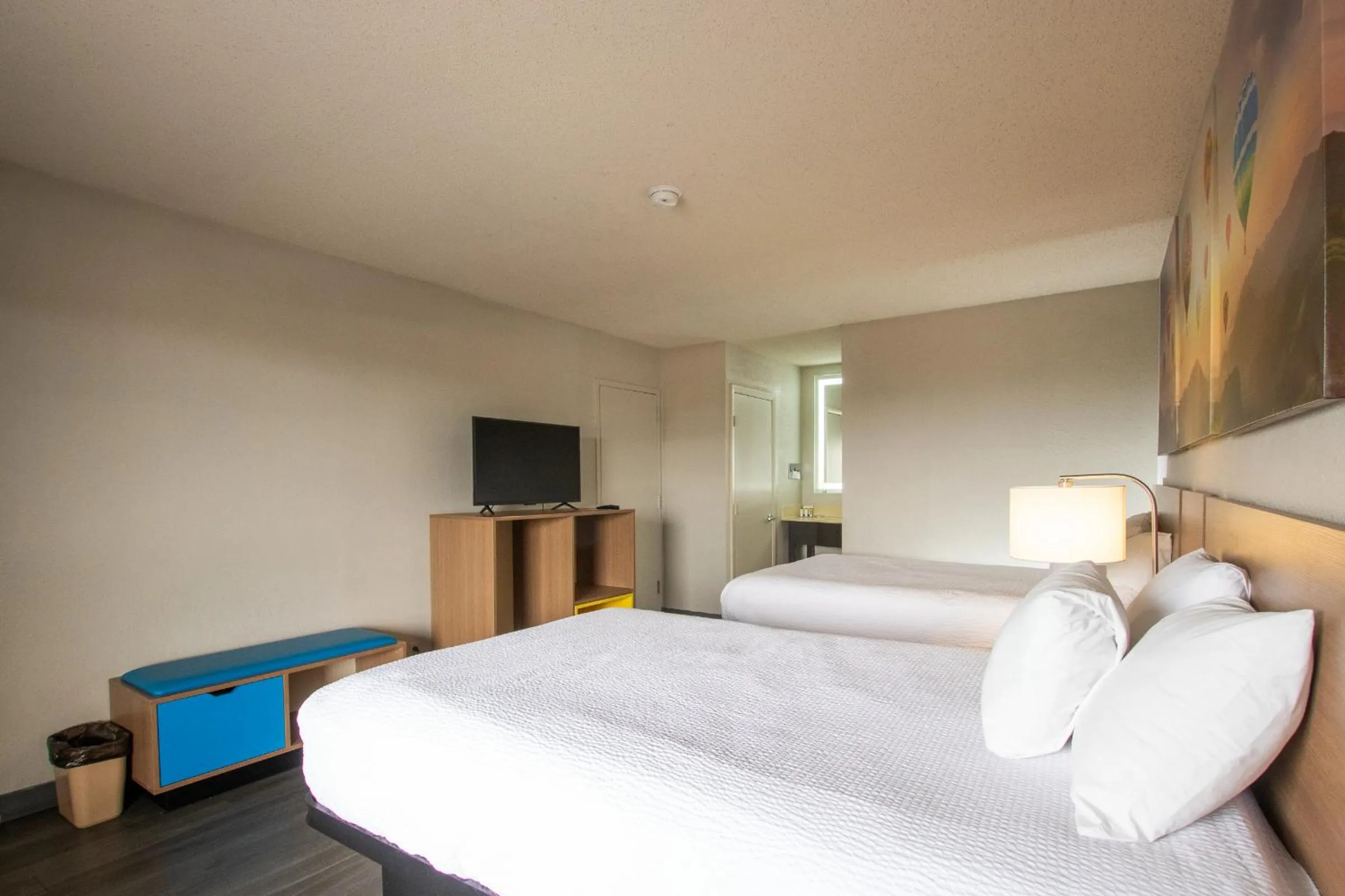 Bed in Days Inn & Suites by Wyndham Albuquerque North