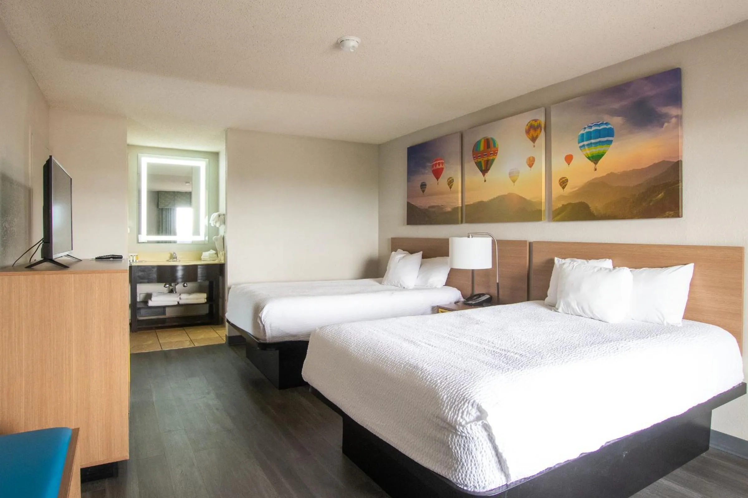 Bed in Days Inn & Suites by Wyndham Albuquerque North