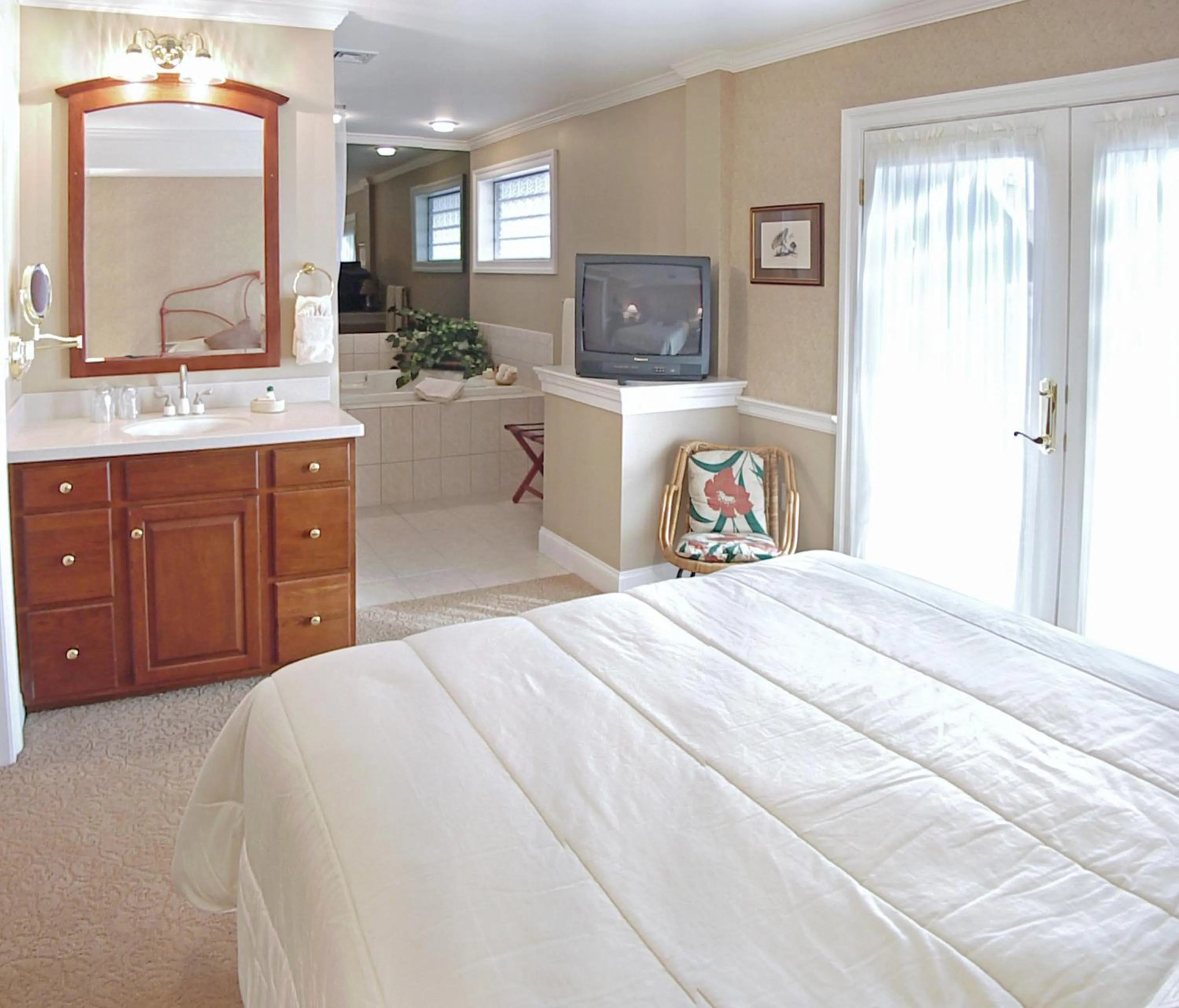 Day, Bed in Bird-in-Hand Village Inn & Suites