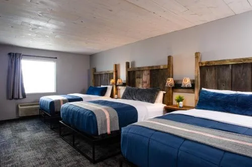 Vintage Block Inn & Suites