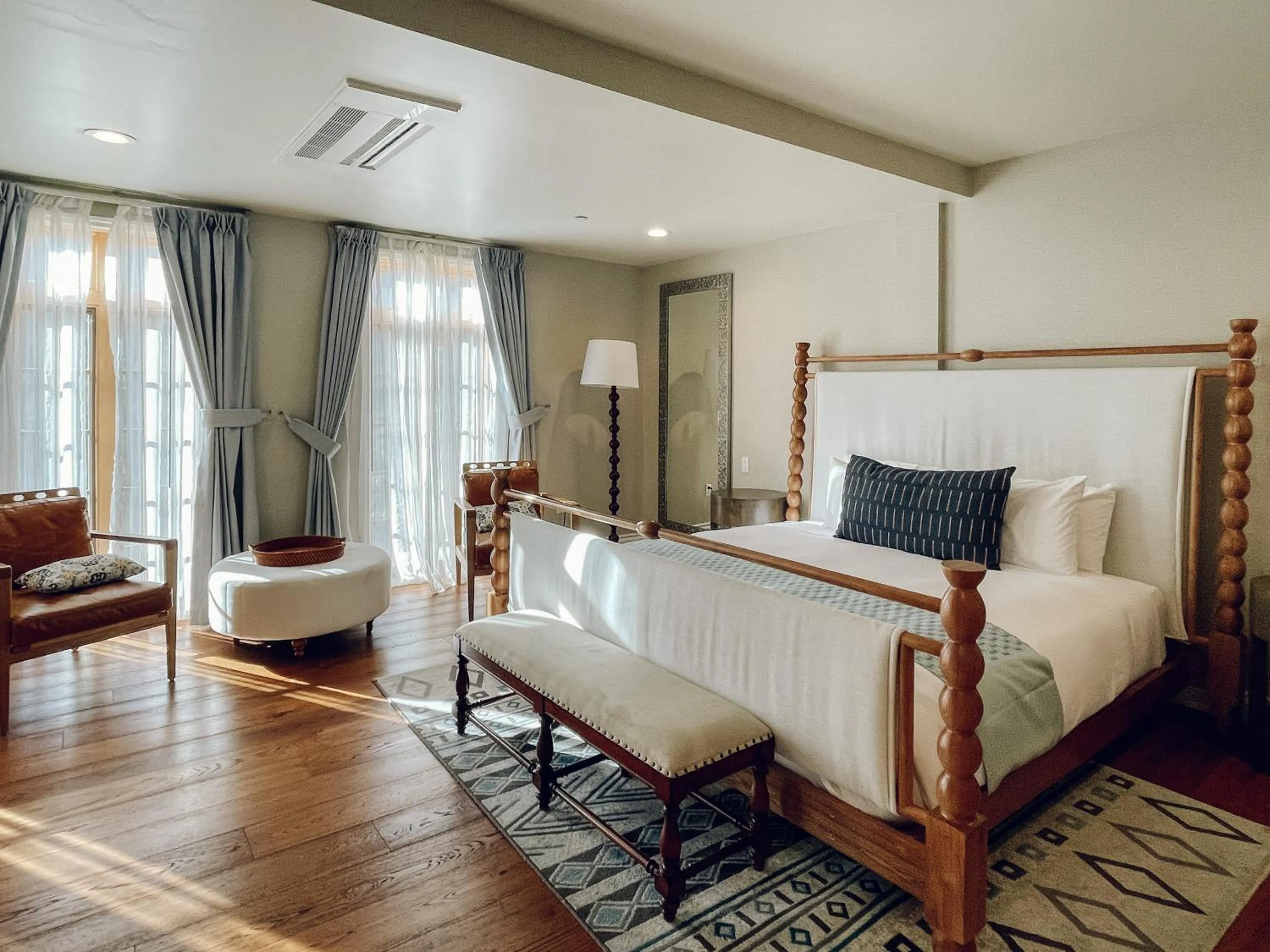 Mountain view, Bed in Zane Grey Pueblo Hotel