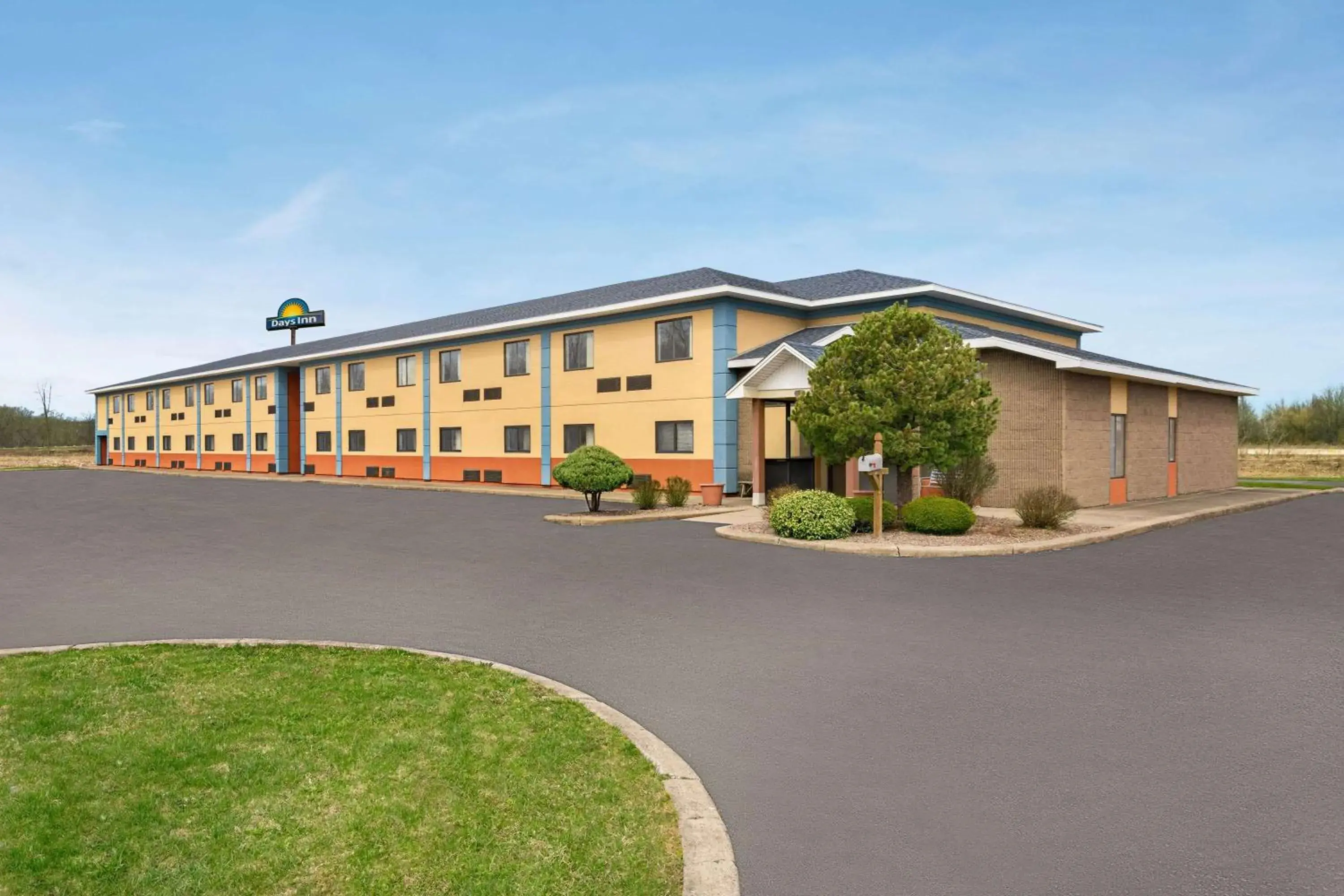 Property building in Days Inn by Wyndham Canastota Verona Property building in Days Inn by Wyndham Canastota Verona