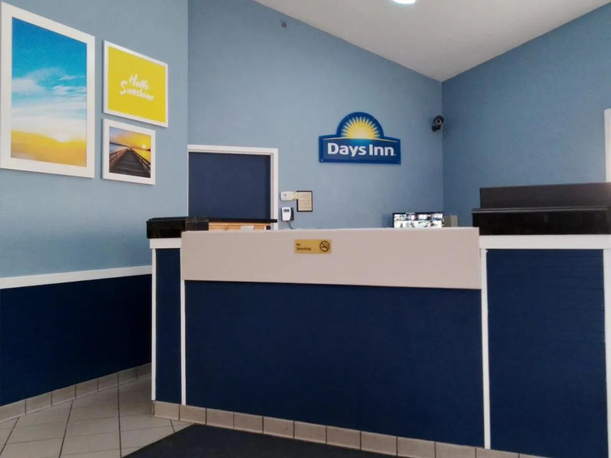 Property building in Days Inn by Wyndham Canastota Verona