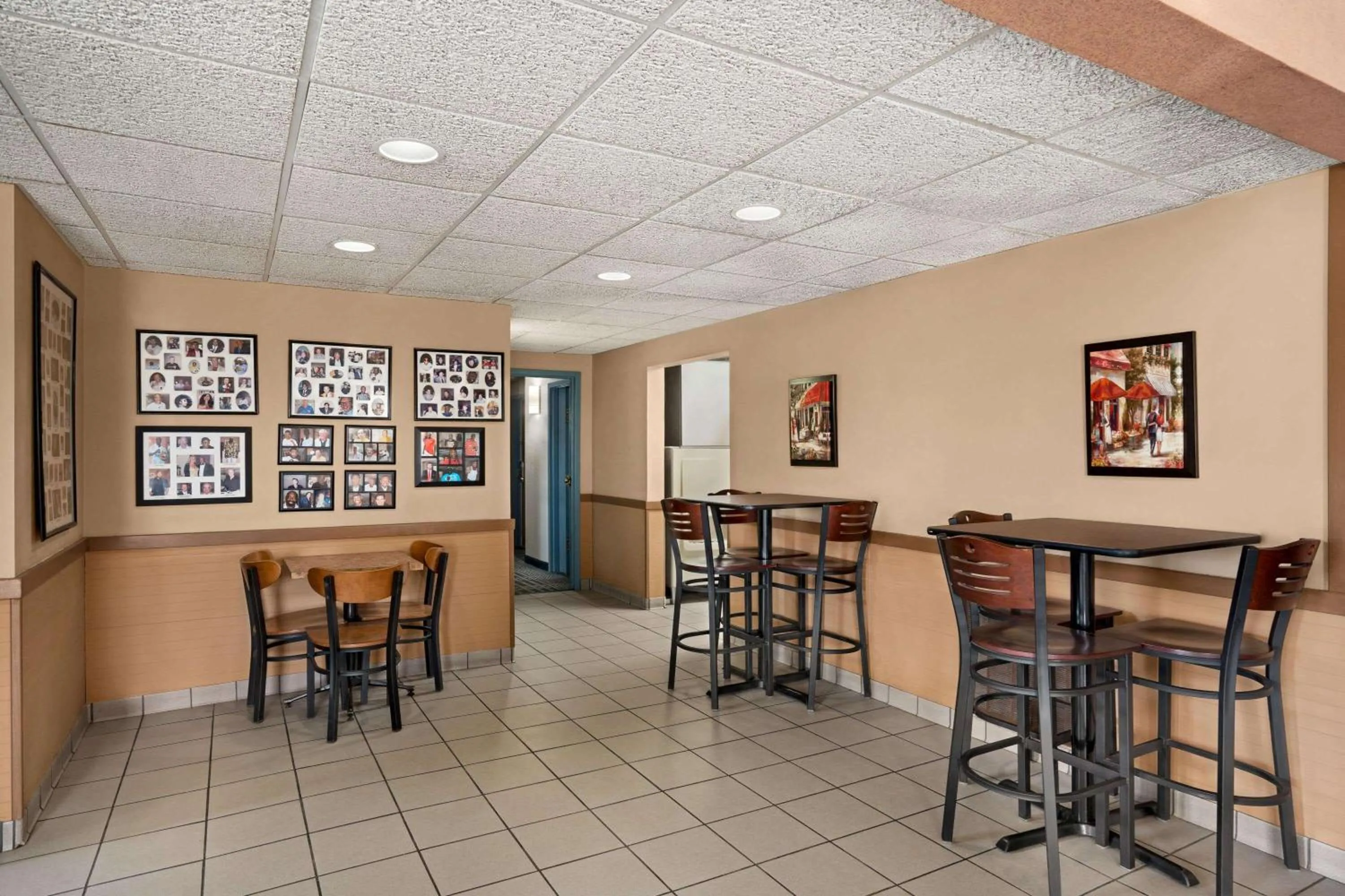 Breakfast in Days Inn by Wyndham Canastota Verona