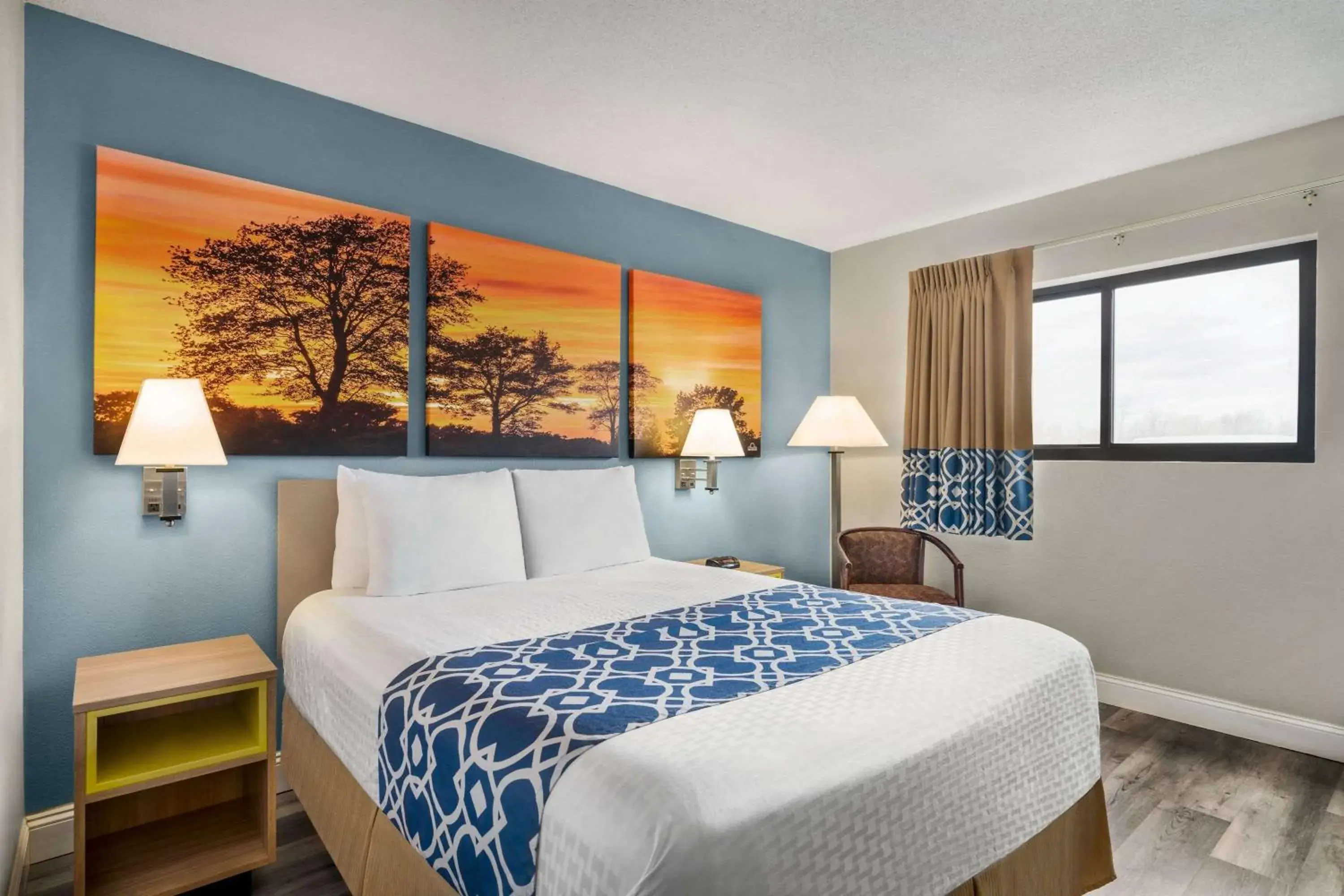 Photo of the whole room, Bed in Days Inn by Wyndham Canastota Verona Photo of the whole room, Bed in Days Inn by Wyndham Canastota Verona