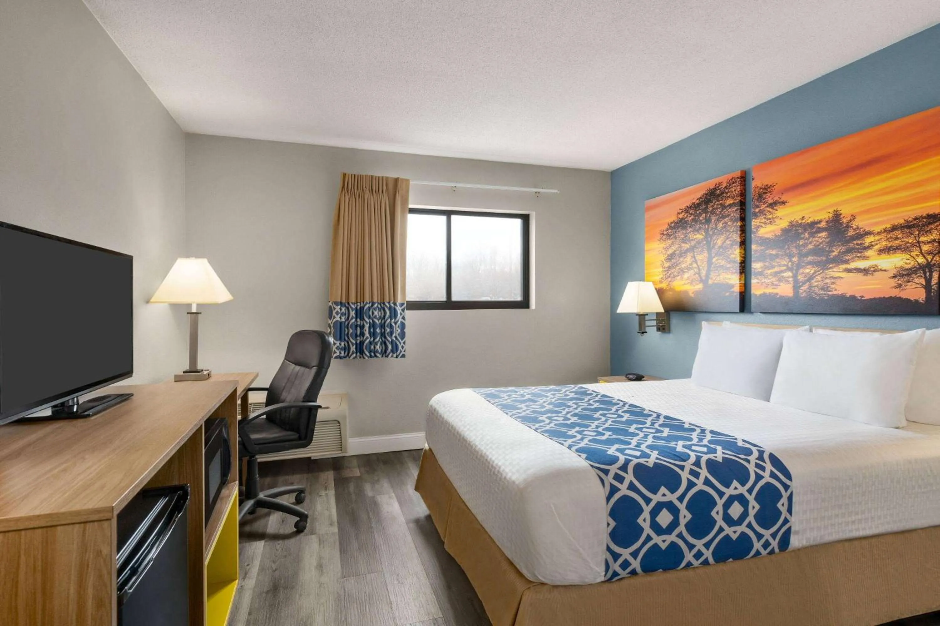 Photo of the whole room, Bed in Days Inn by Wyndham Canastota Verona