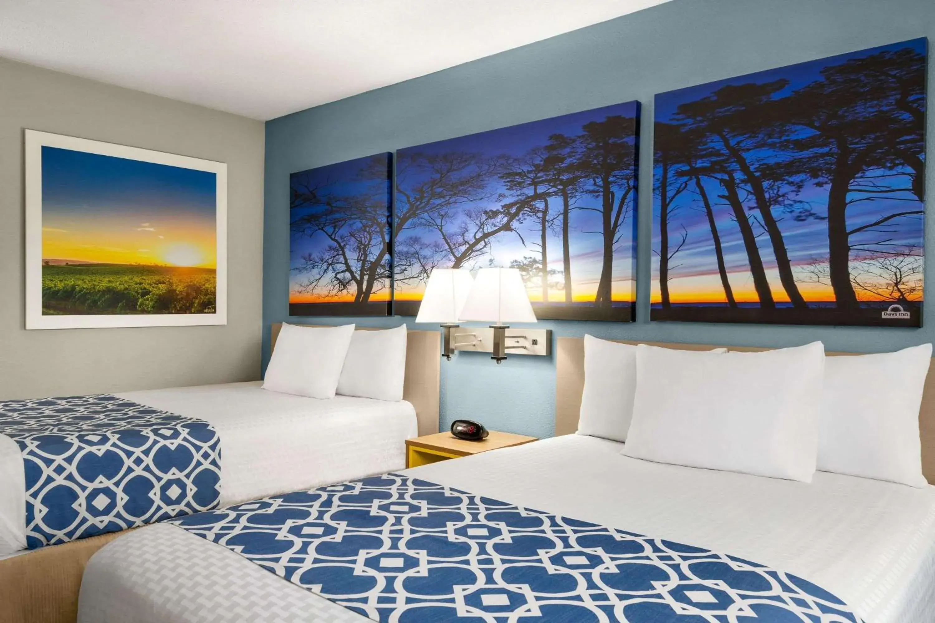 Photo of the whole room, Bed in Days Inn by Wyndham Canastota Verona Photo of the whole room, Bed in Days Inn by Wyndham Canastota Verona