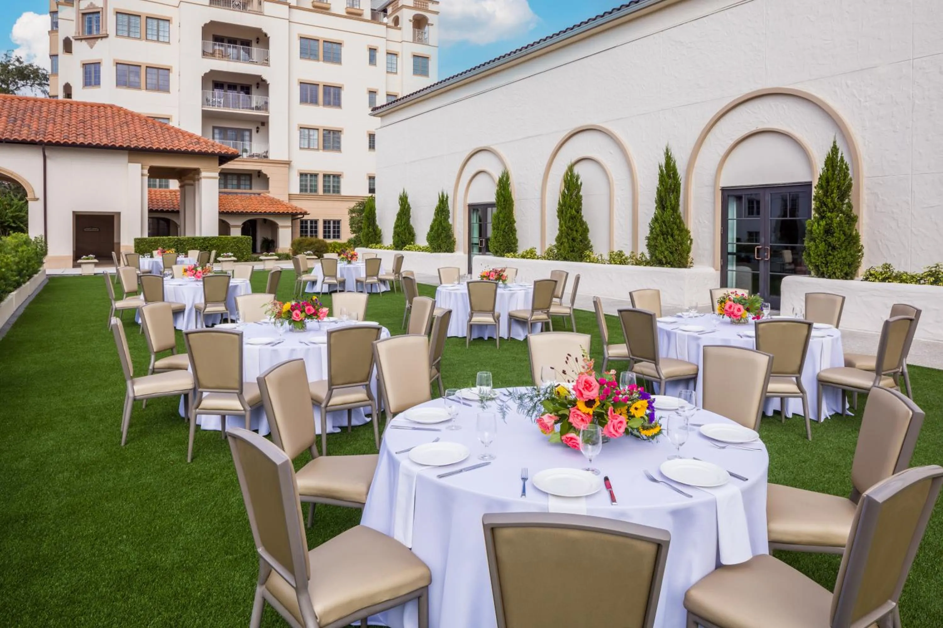Balcony/Terrace in The Alfond Inn