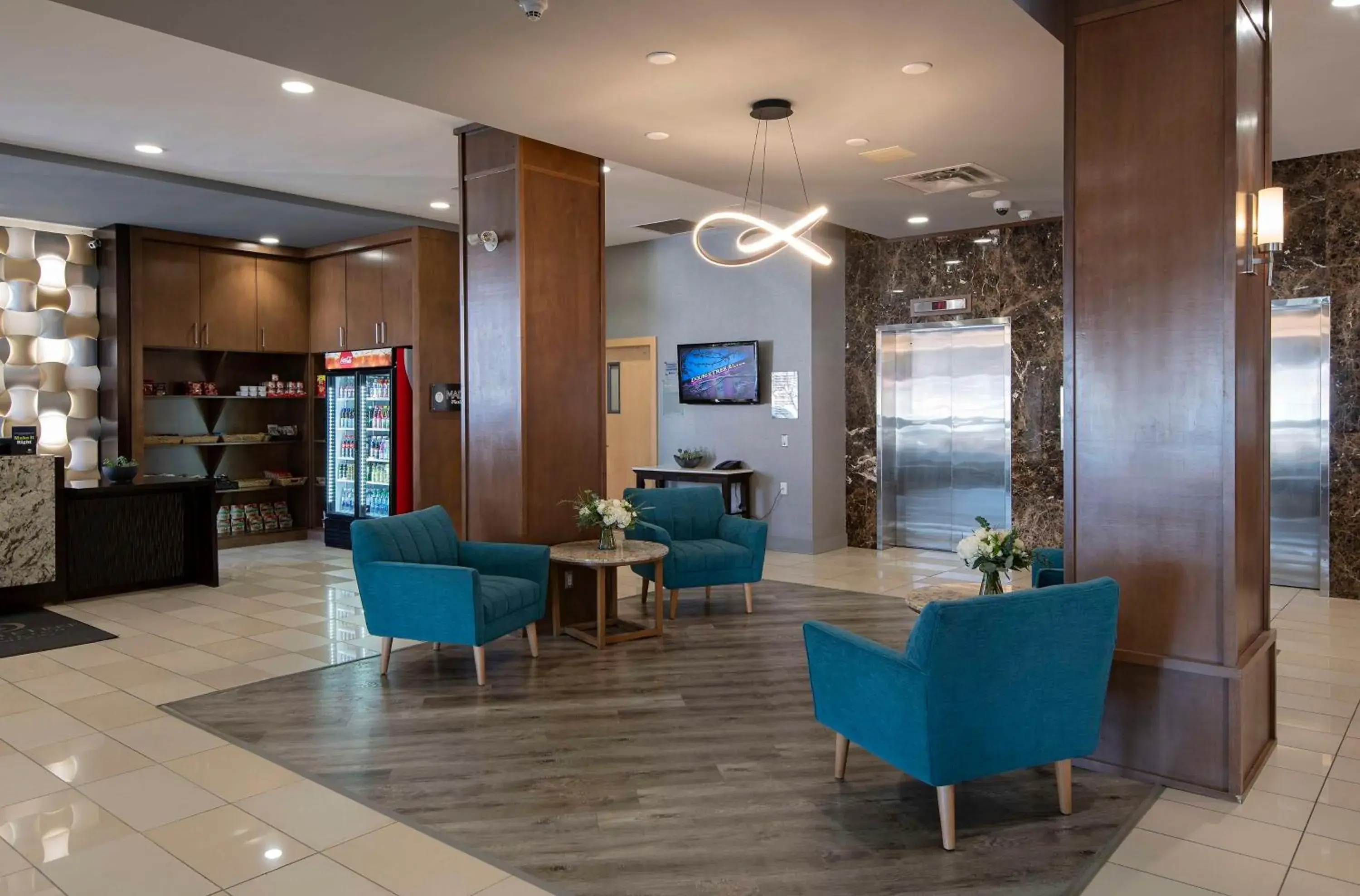 Lobby or reception in DoubleTree by Hilton - Kamloops Lobby or reception in DoubleTree by Hilton - Kamloops