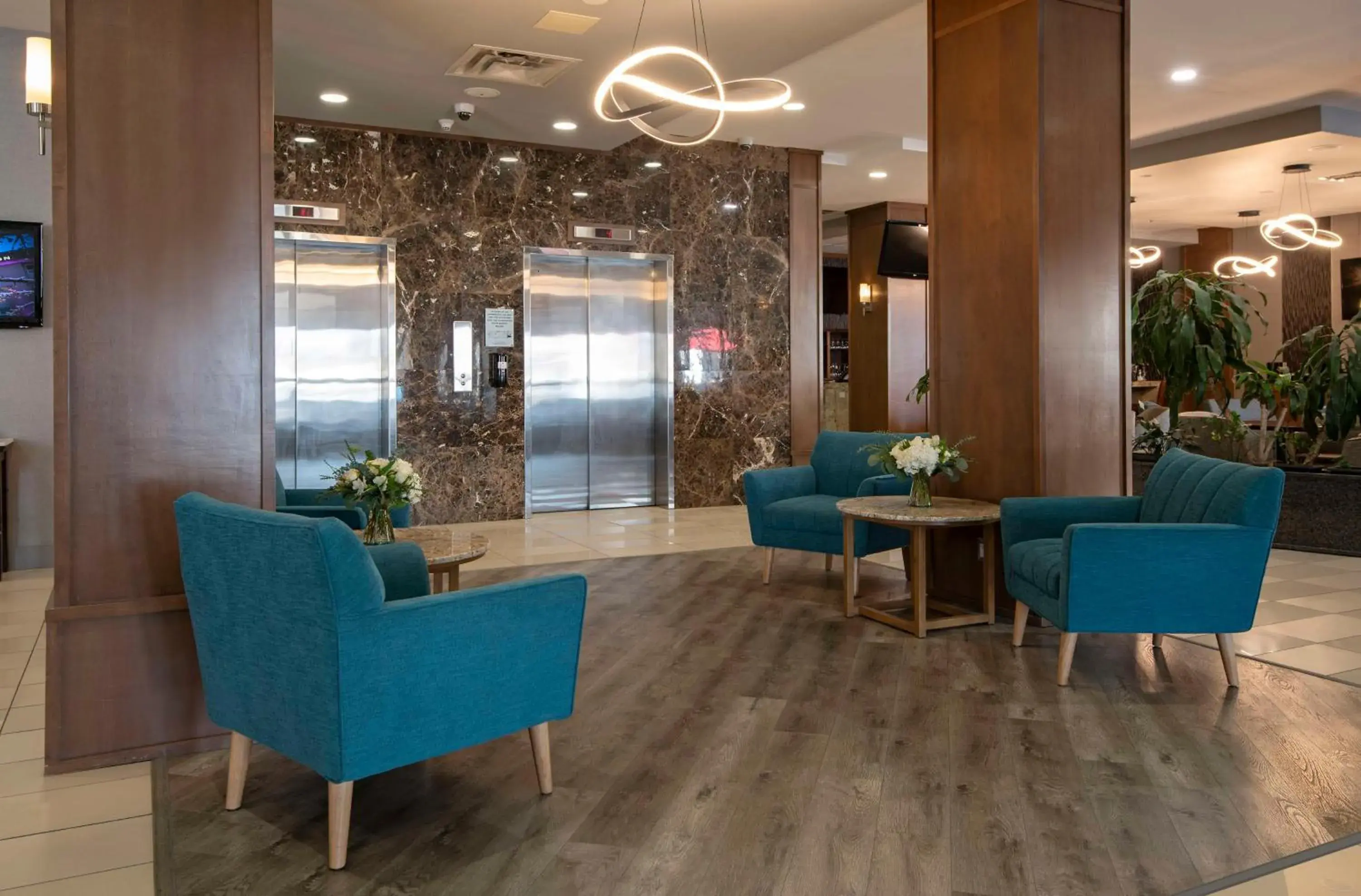 Lobby or reception in DoubleTree by Hilton - Kamloops Lobby or reception in DoubleTree by Hilton - Kamloops