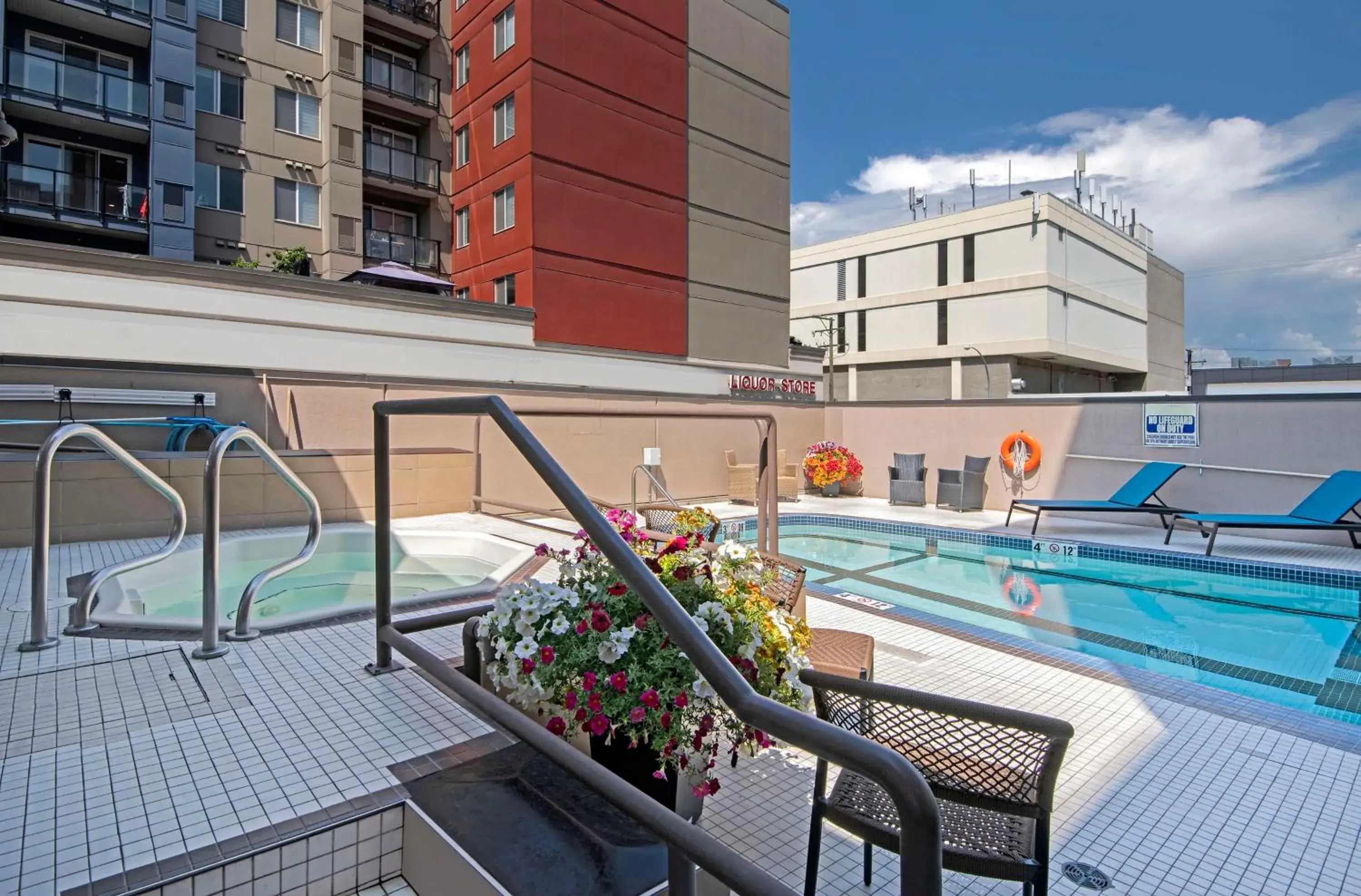Pool view in DoubleTree by Hilton - Kamloops Pool view in DoubleTree by Hilton - Kamloops