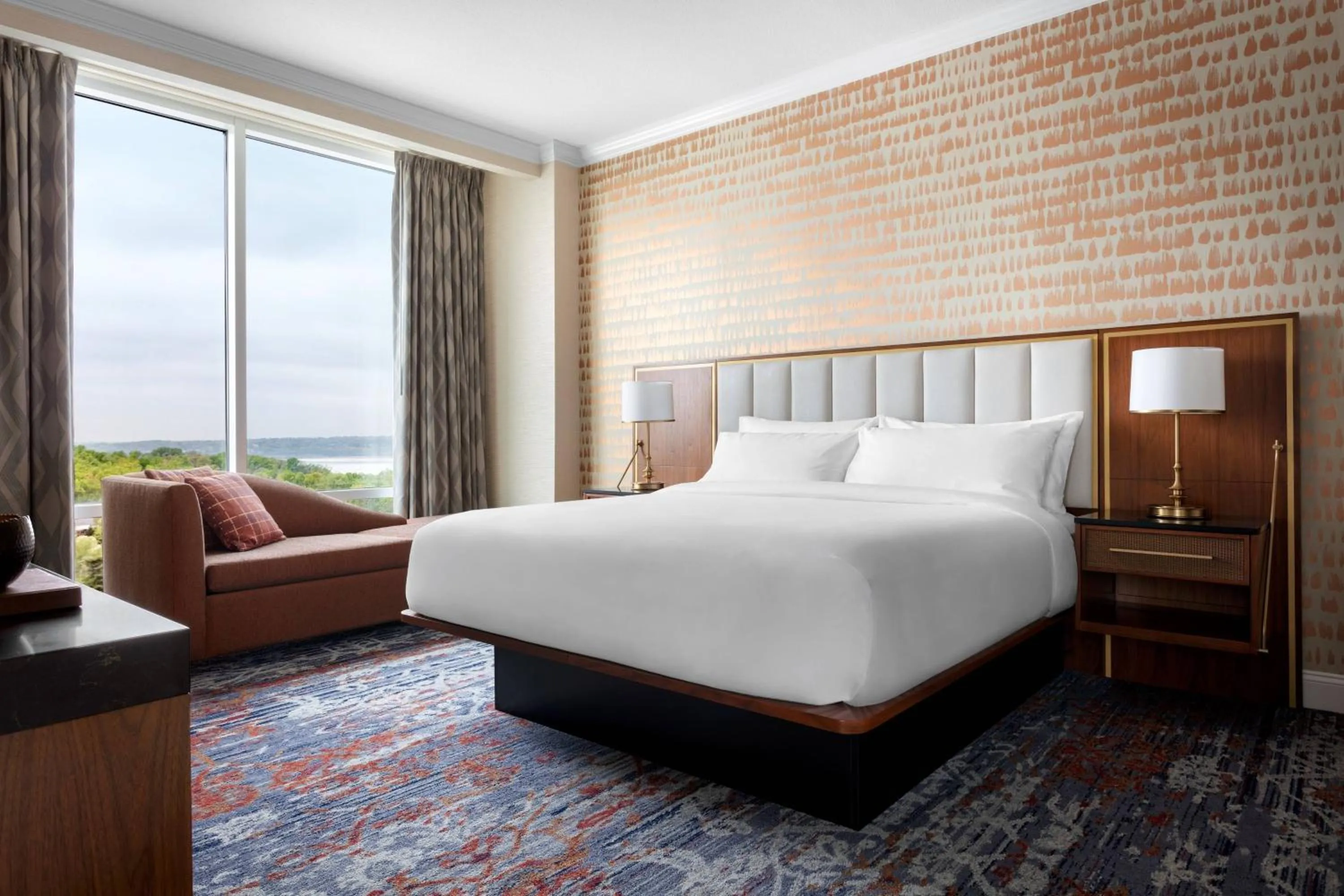 Bedroom, Bed in Gaylord National Resort & Convention Center