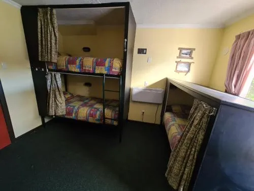 Chateau Backpackers & Motels