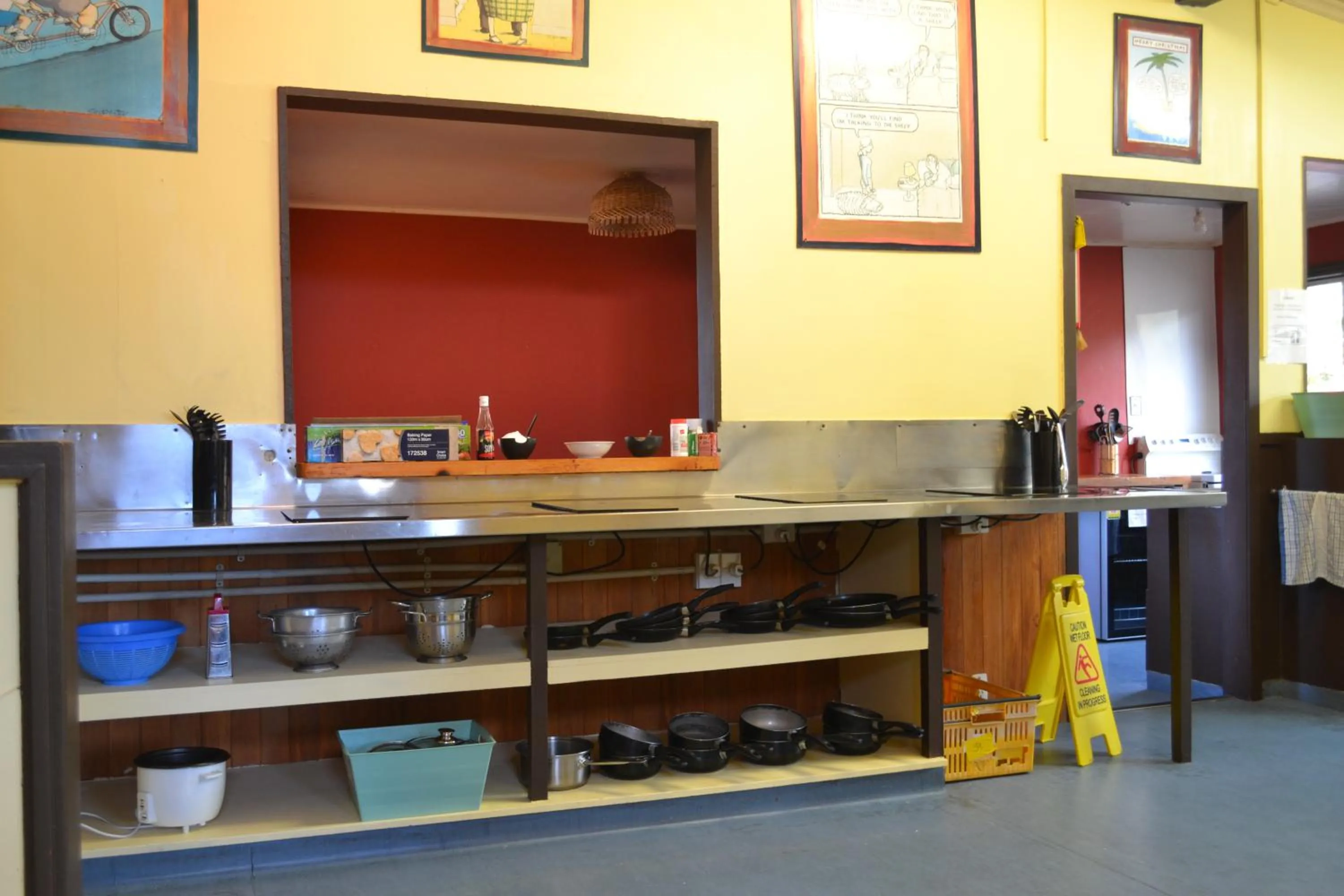 Chateau Backpackers & Motels