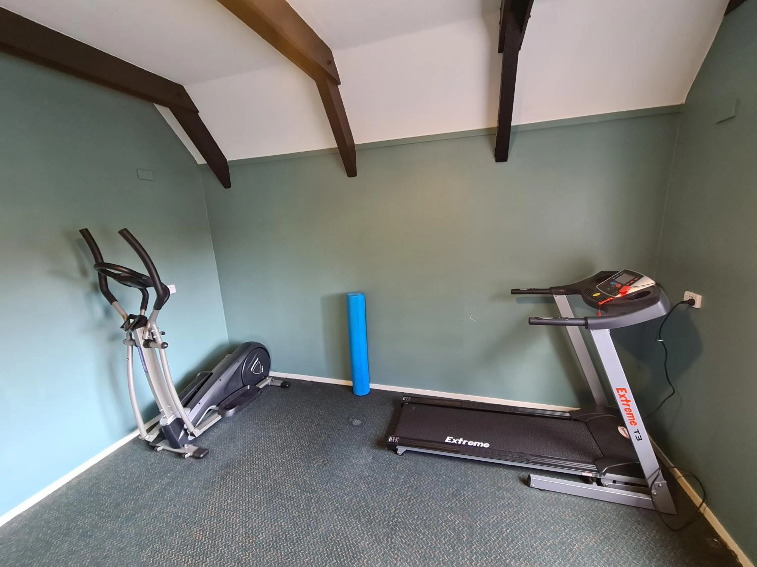 Fitness centre/facilities in Chateau Backpackers & Motels