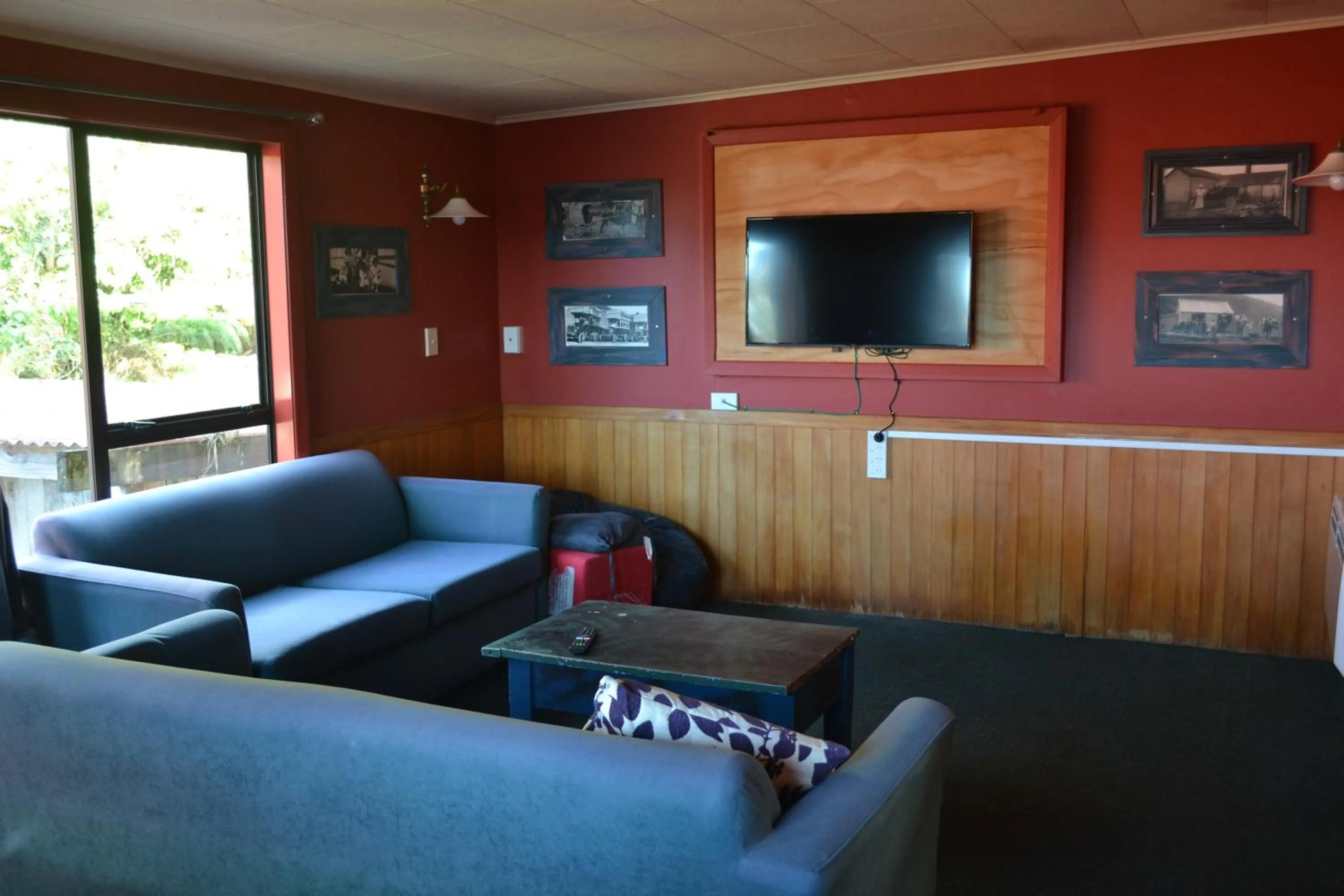 Chateau Backpackers & Motels
