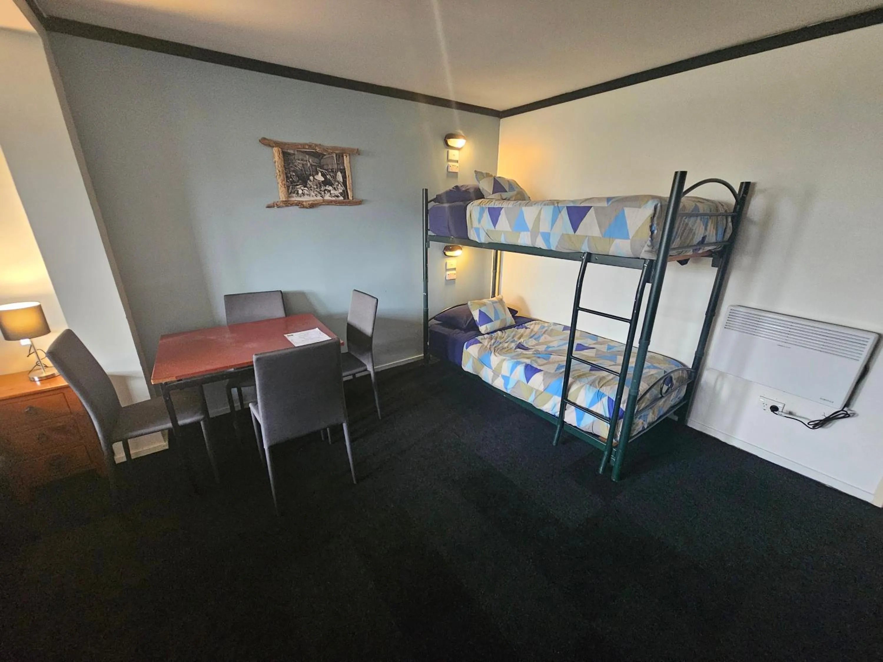 Bed in Chateau Backpackers & Motels