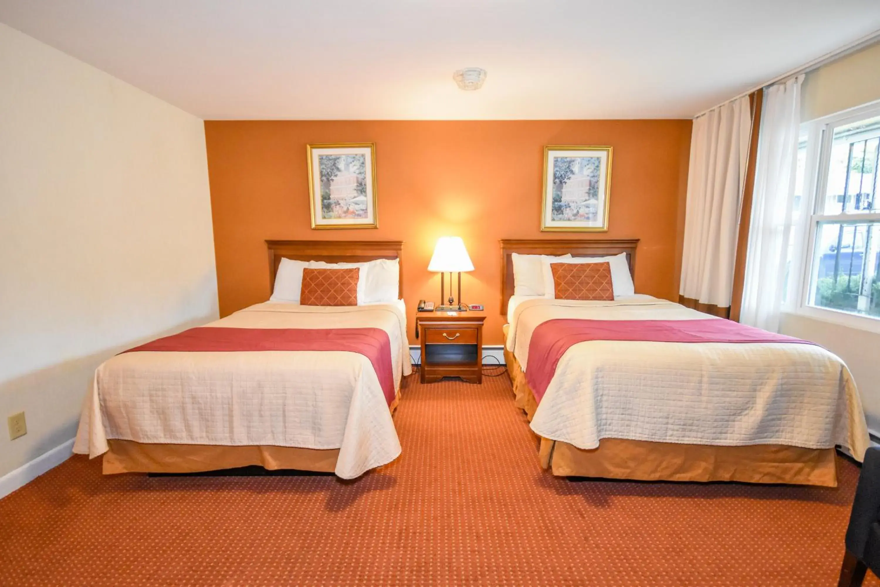 Standard Double Room in Monticello Inn- Framingham/ Boston Standard Double Room in Monticello Inn- Framingham/ Boston