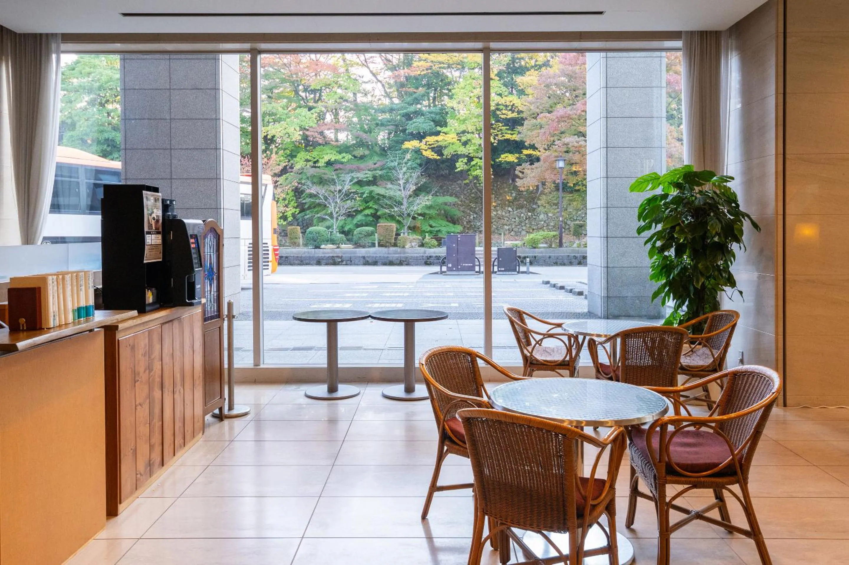 Communal lounge/ TV room in KKR Hotel Kanazawa