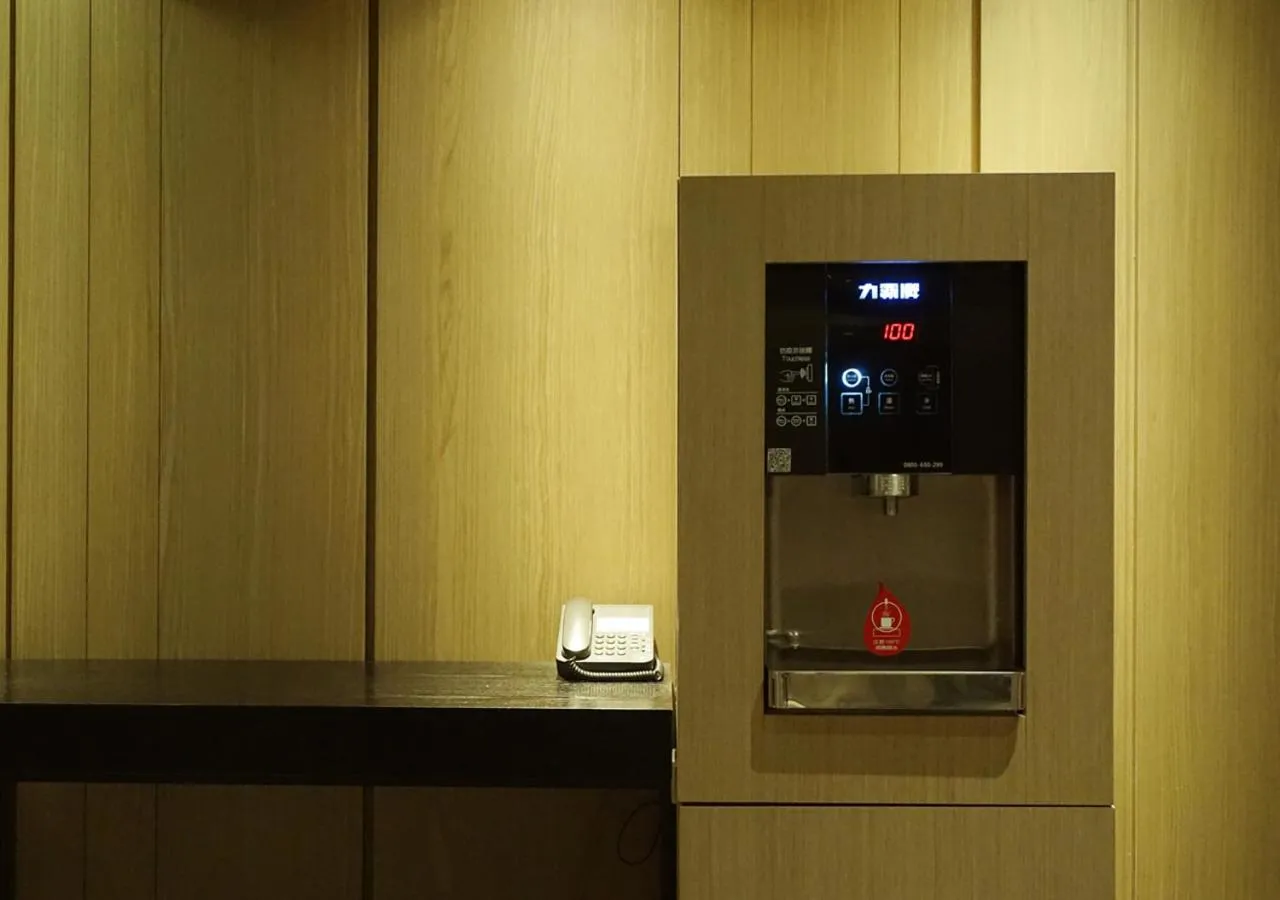 Royal Inn Taipei Linsen - Huashan 1914 Creative Park