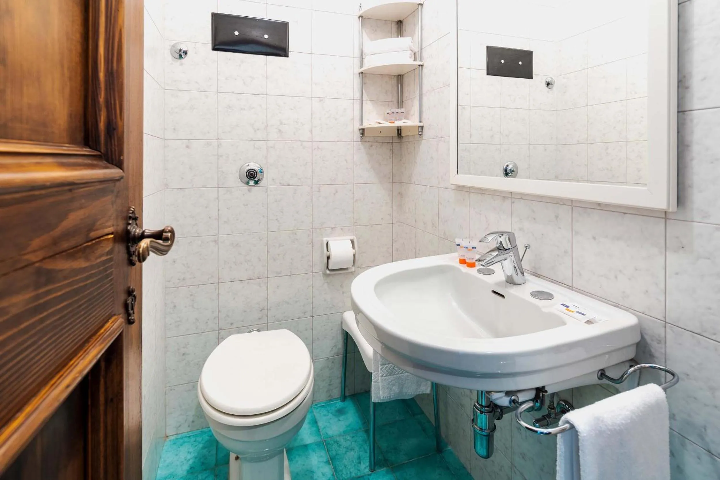 Toilet, Bathroom in Hotel Capannina