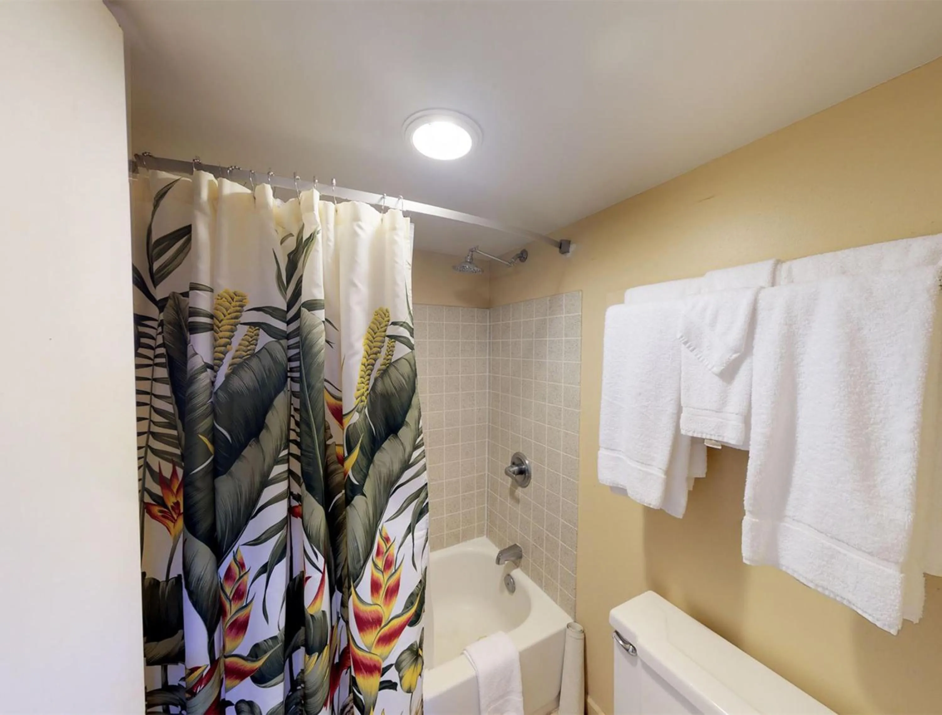 Shower in Hotel Moloka'i