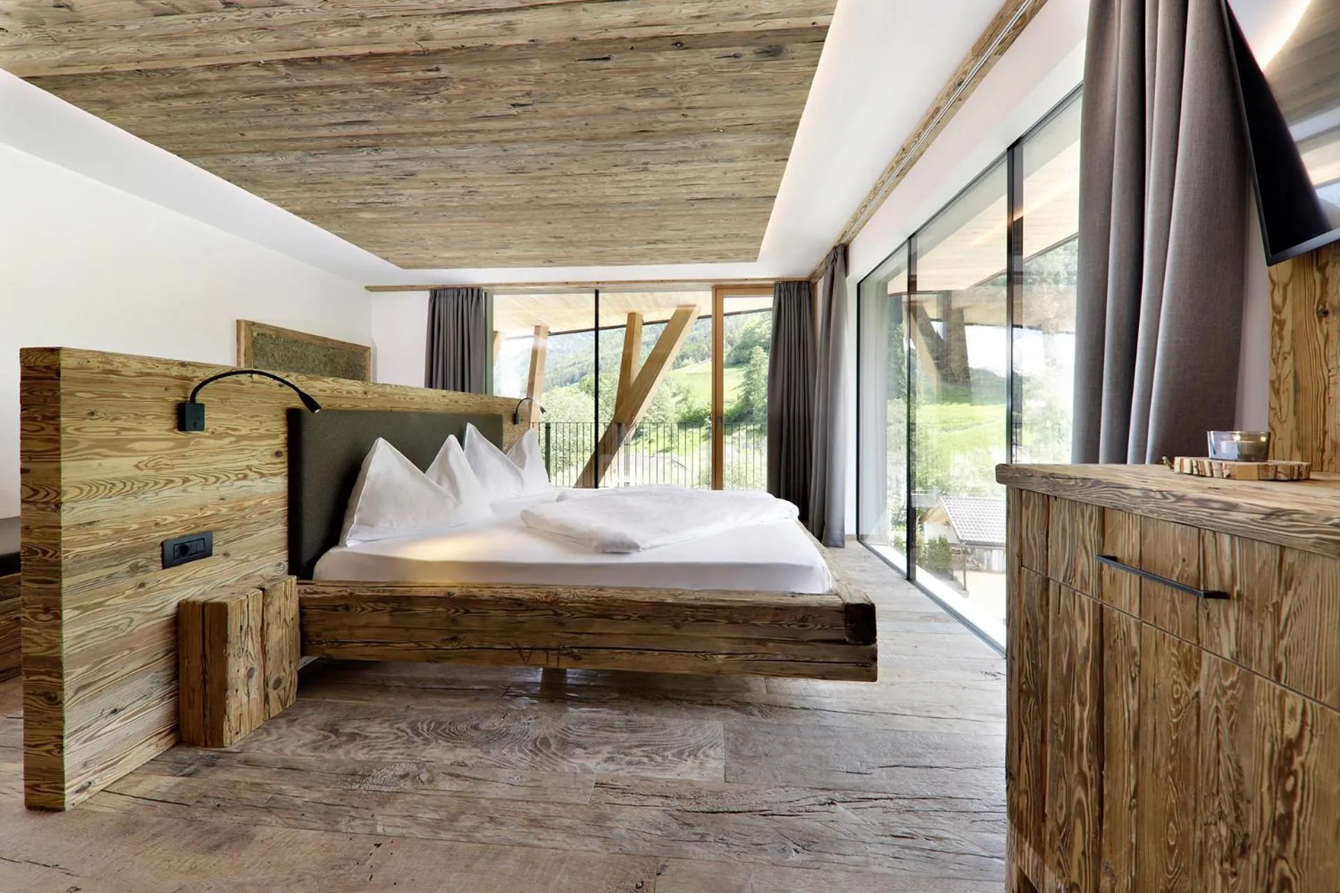 Bed in Hotel Ratschingserhof