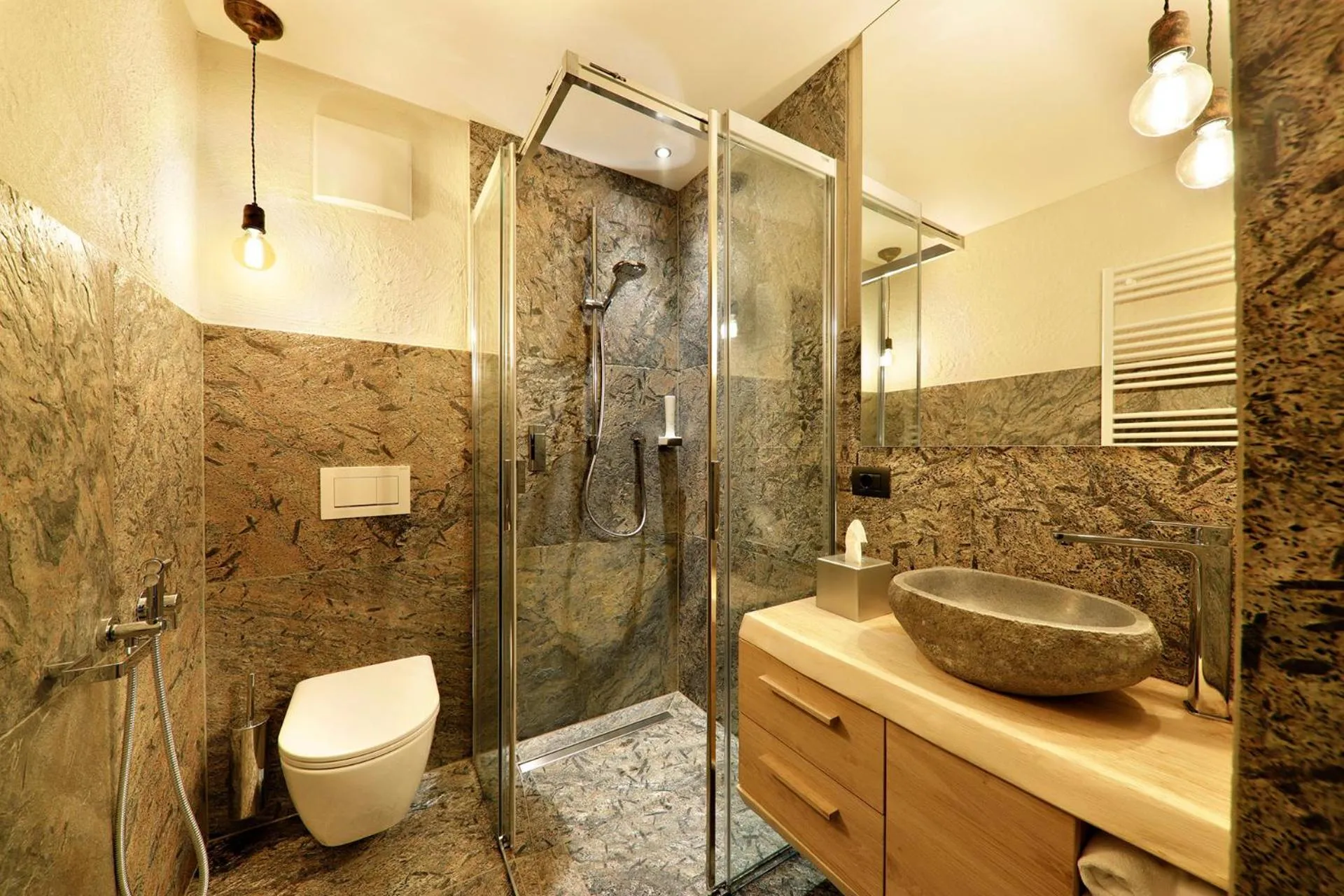 Shower in Hotel Ratschingserhof