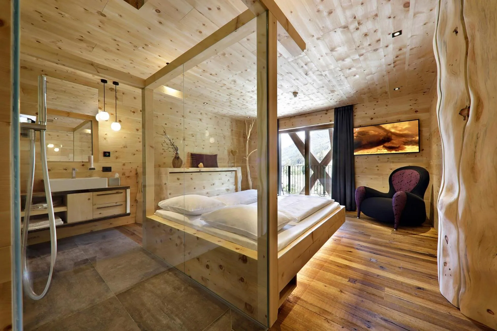 Bed in Hotel Ratschingserhof