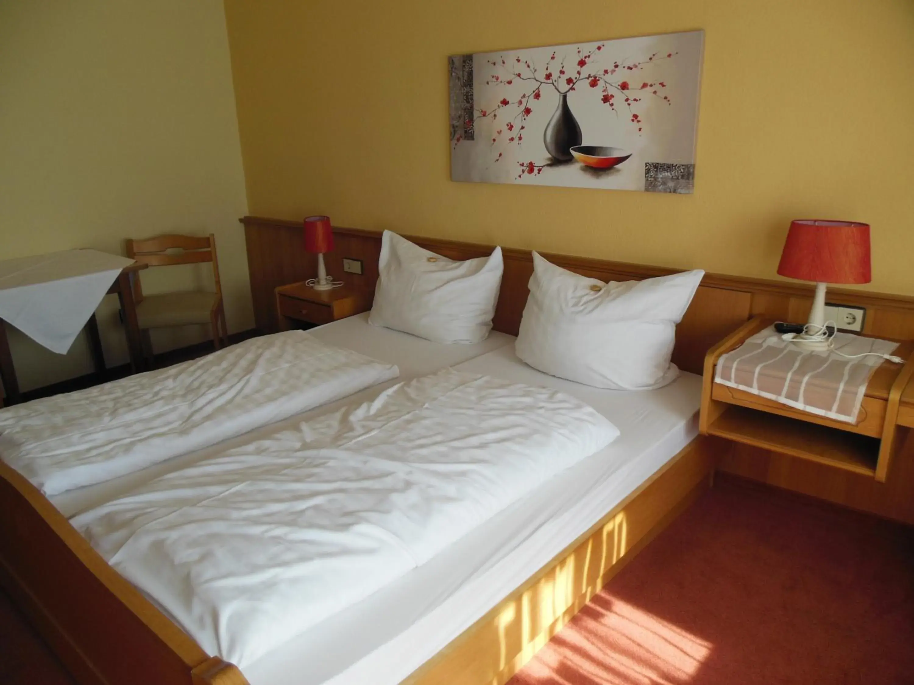 Double Room Garden Side in Grüner Baum Double Room Garden Side in Grüner Baum