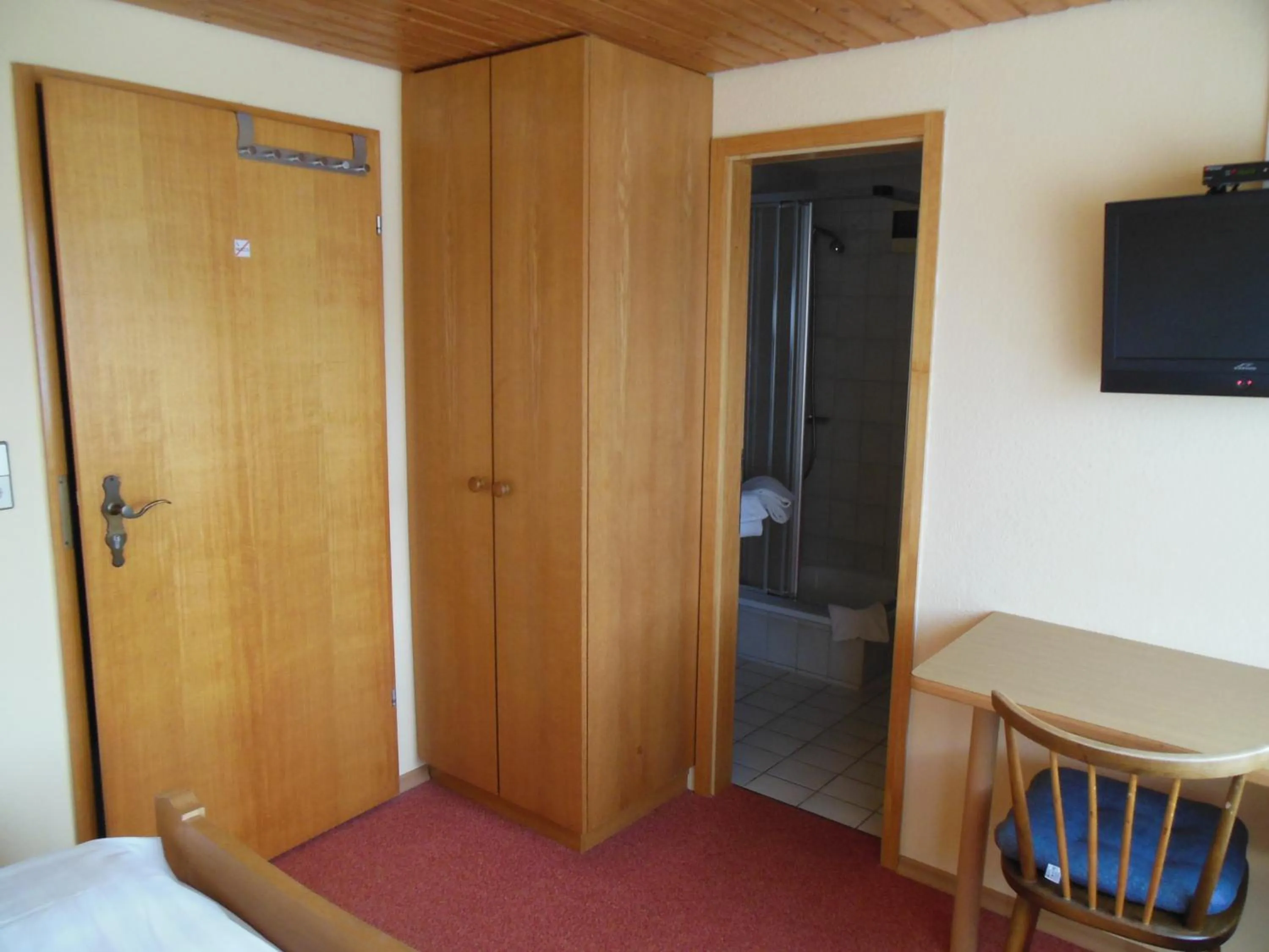 Photo of the whole room, Bed in Grüner Baum