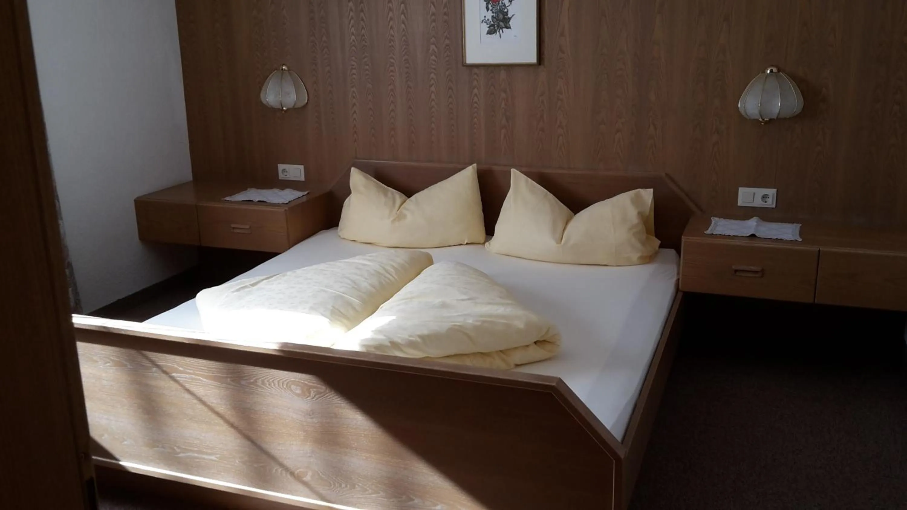 Photo of the whole room, Bed in Gasthof Weißkugel