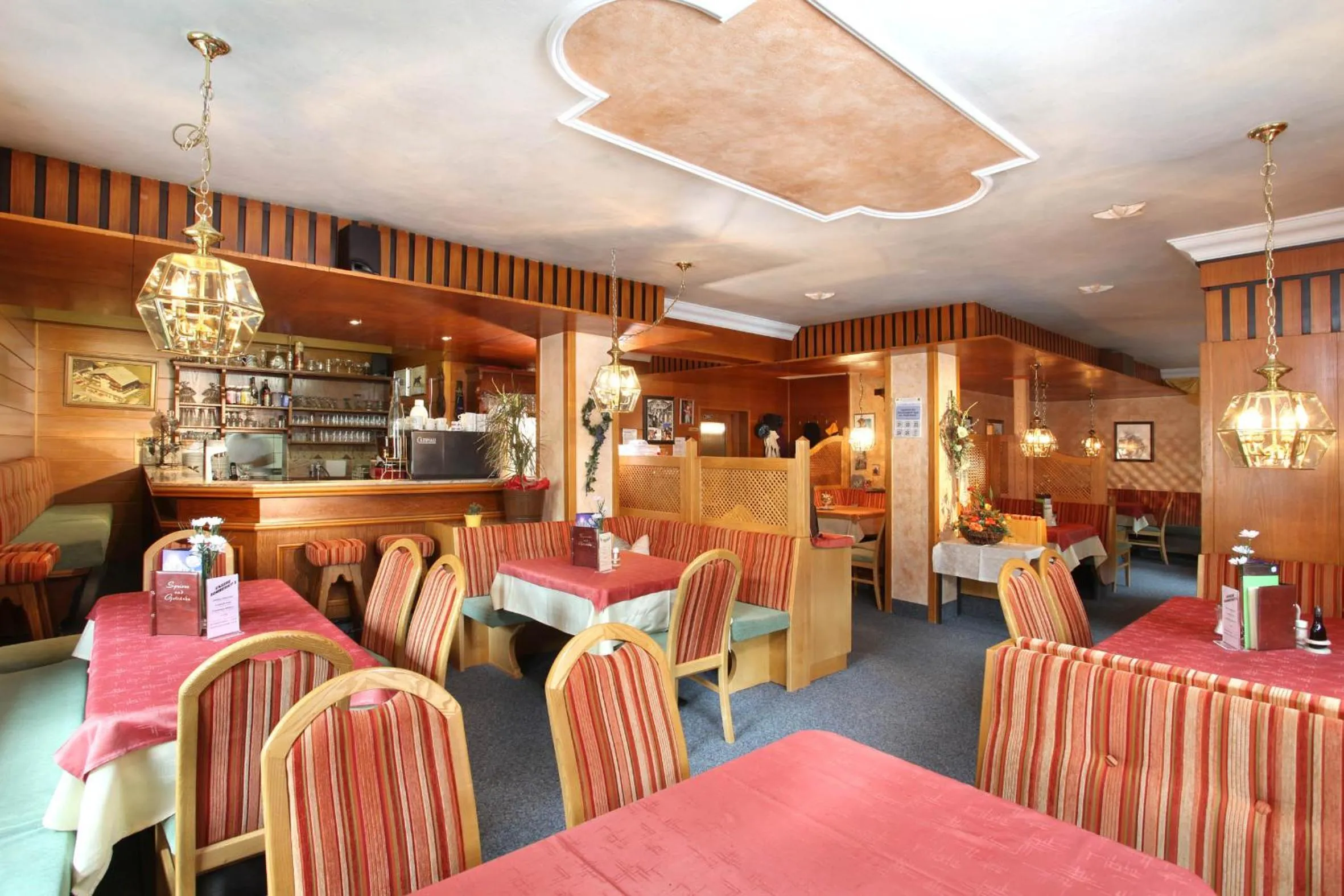 Restaurant/places to eat in Gasthof Weißkugel