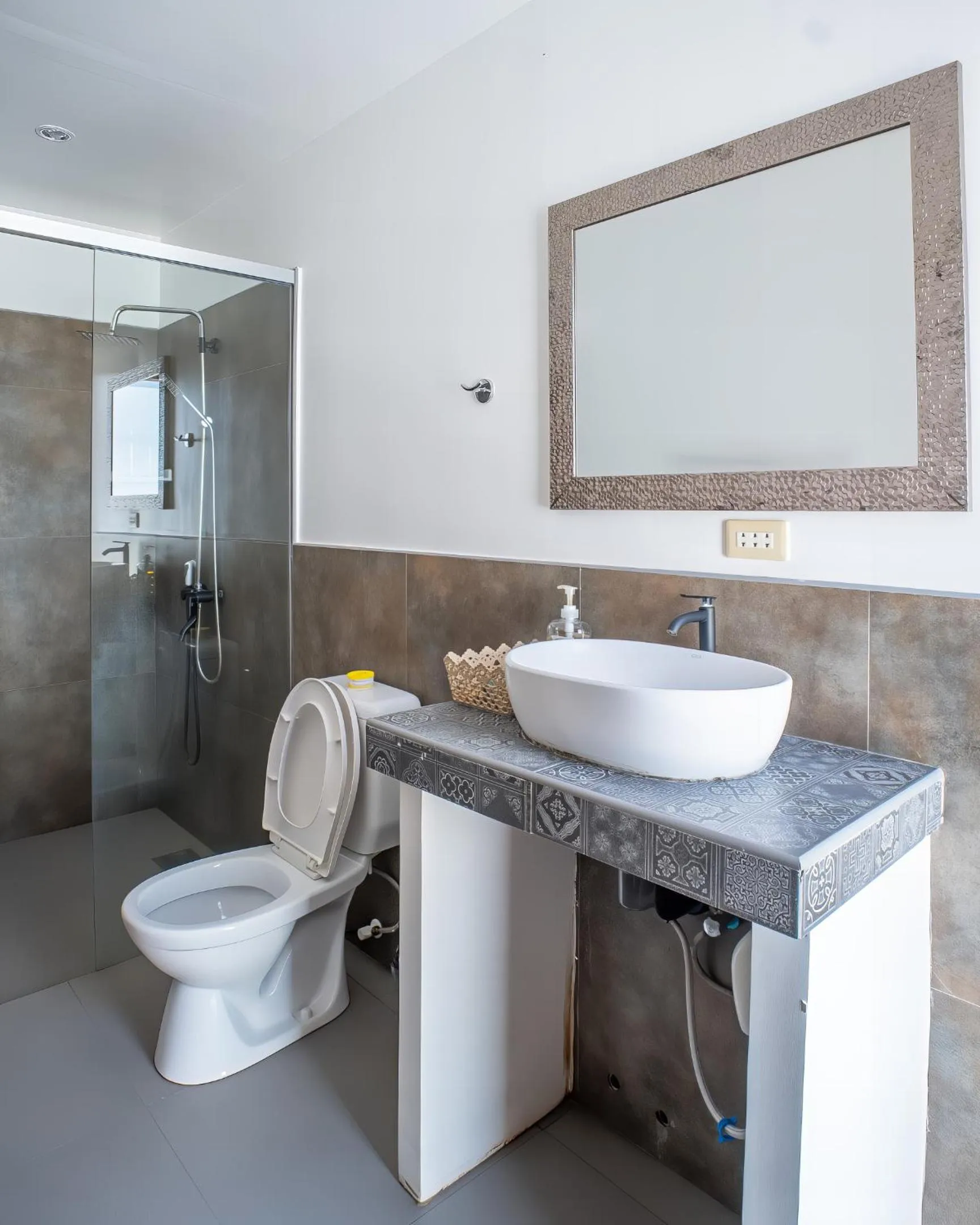 Toilet in Bali Villas Panglao Bohol