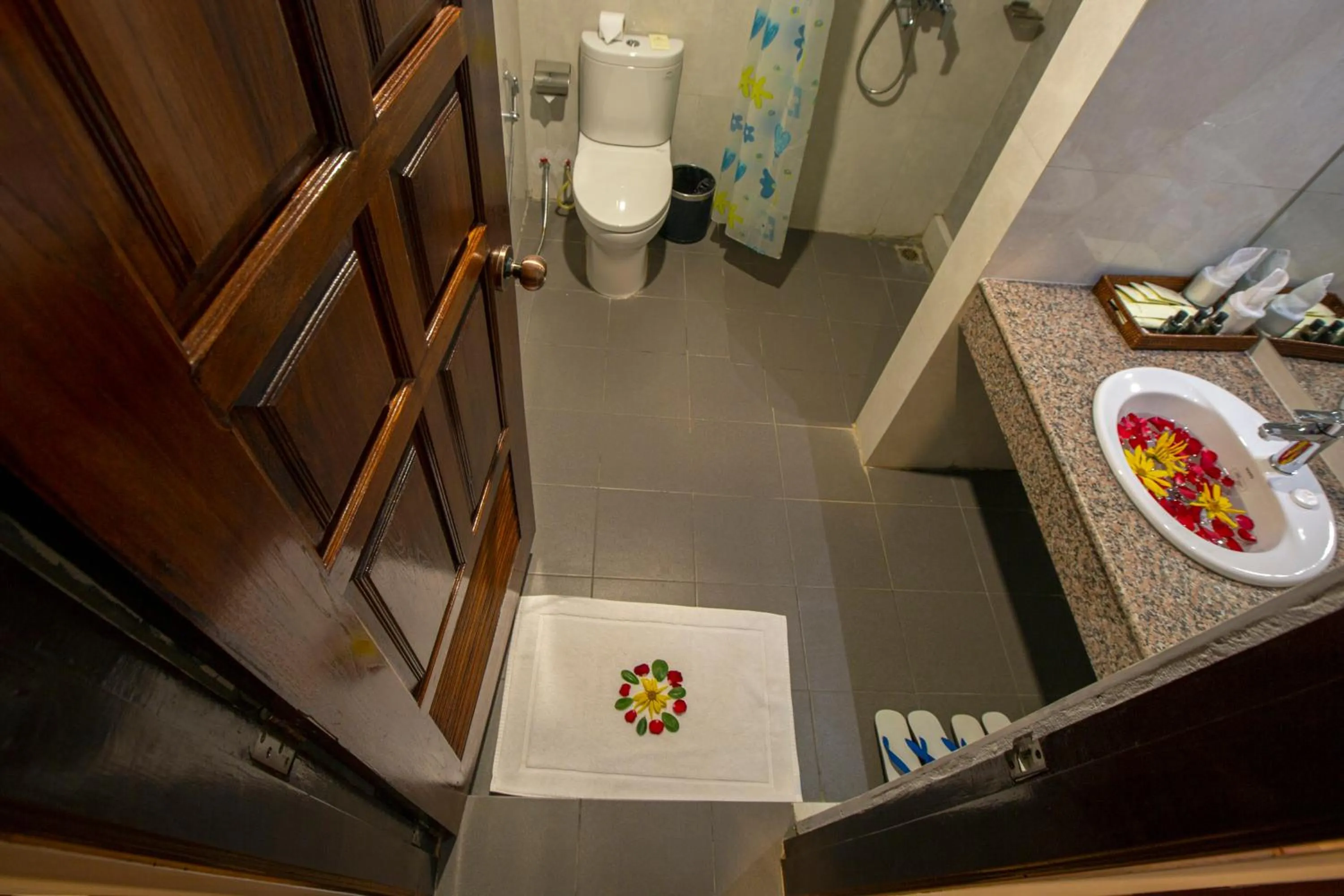 Toilet in Acacia Hotel Bagan