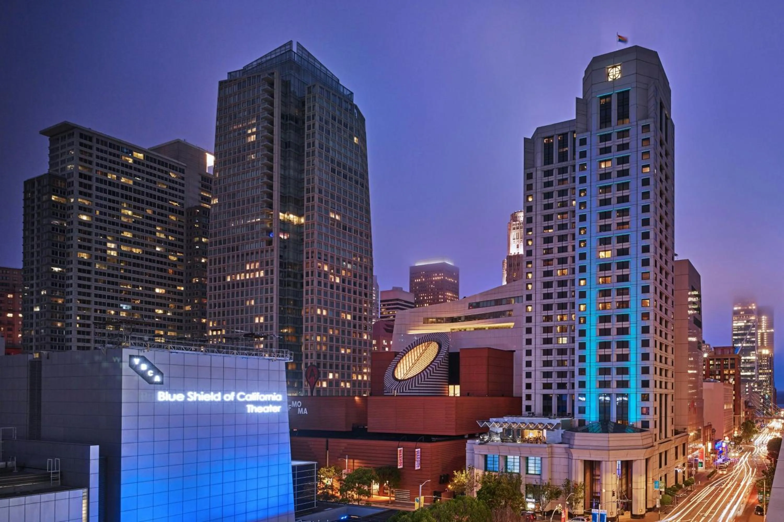 Property building in W San Francisco